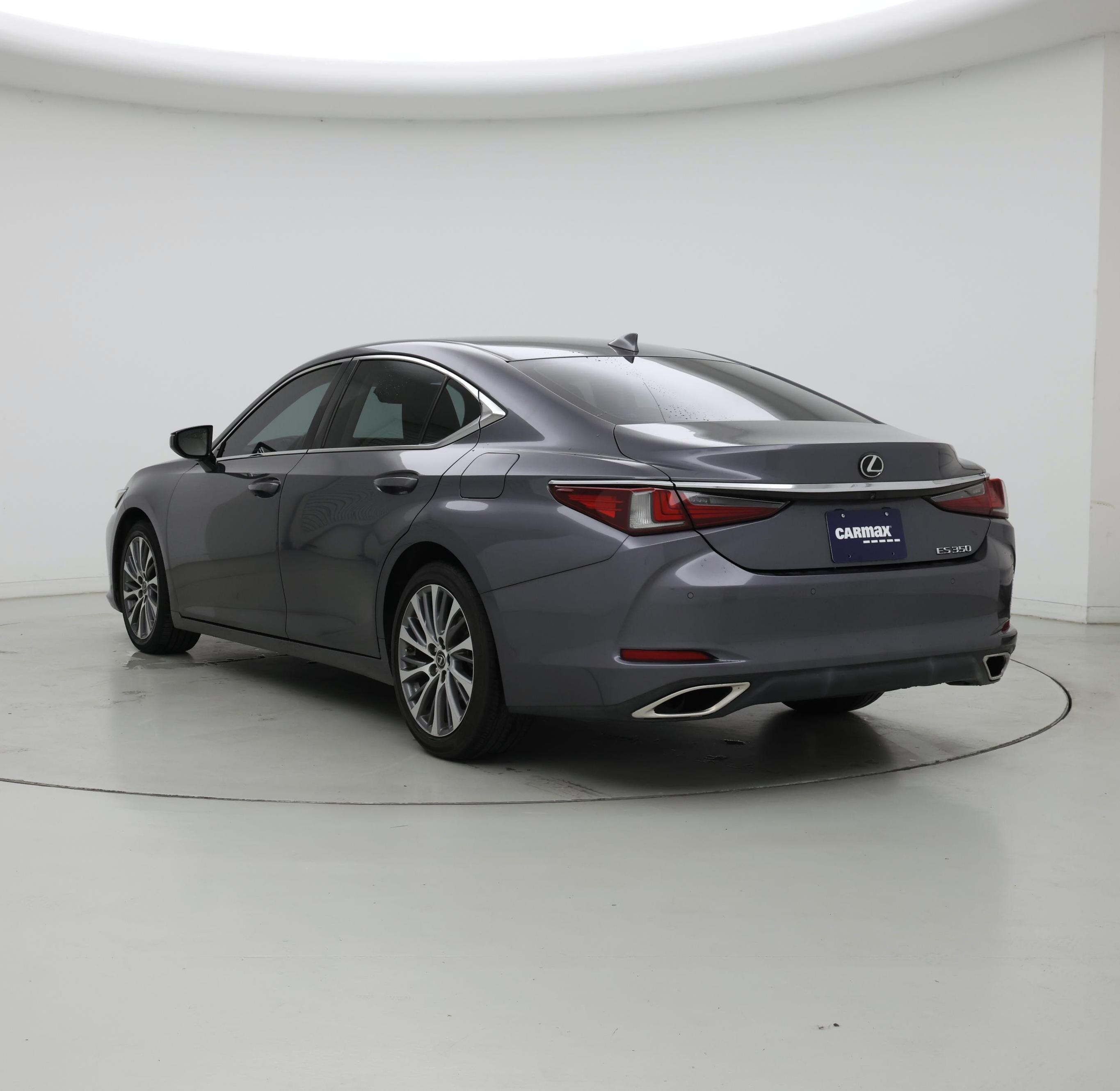 Thumbnail: 2019 Lexus ES - 2