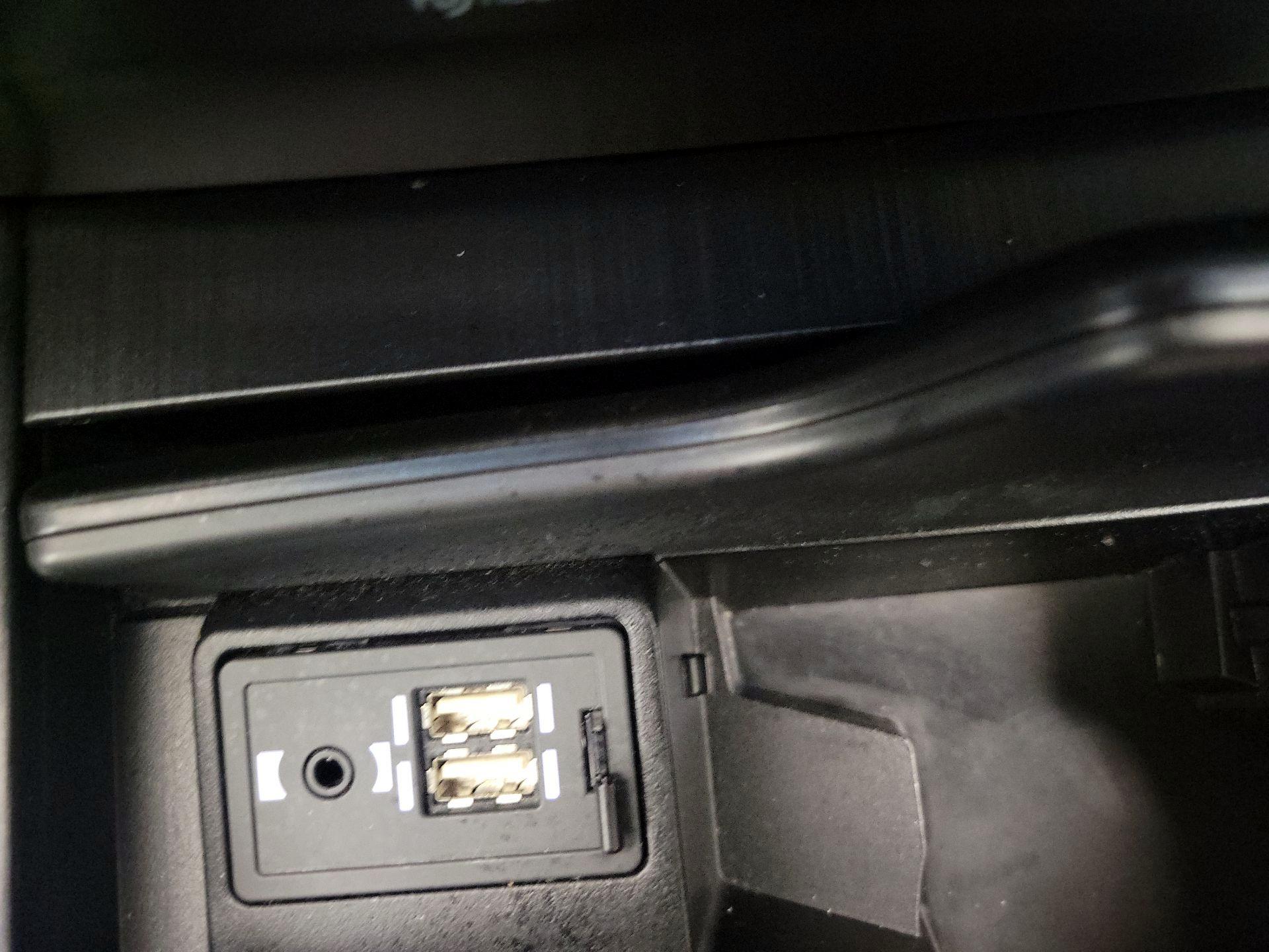 Thumbnail: 2019 Lexus ES - 19