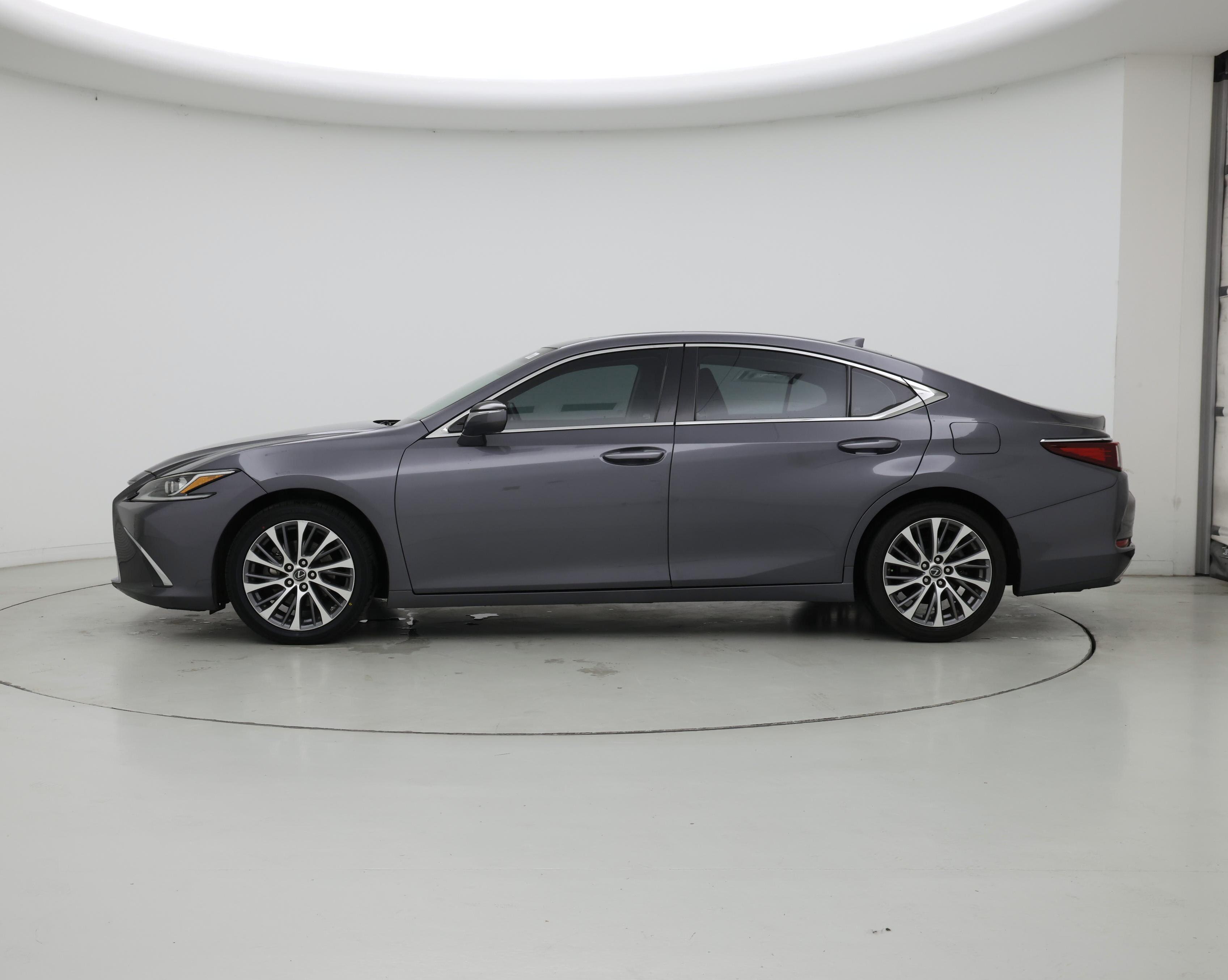 Thumbnail: 2019 Lexus ES - 3