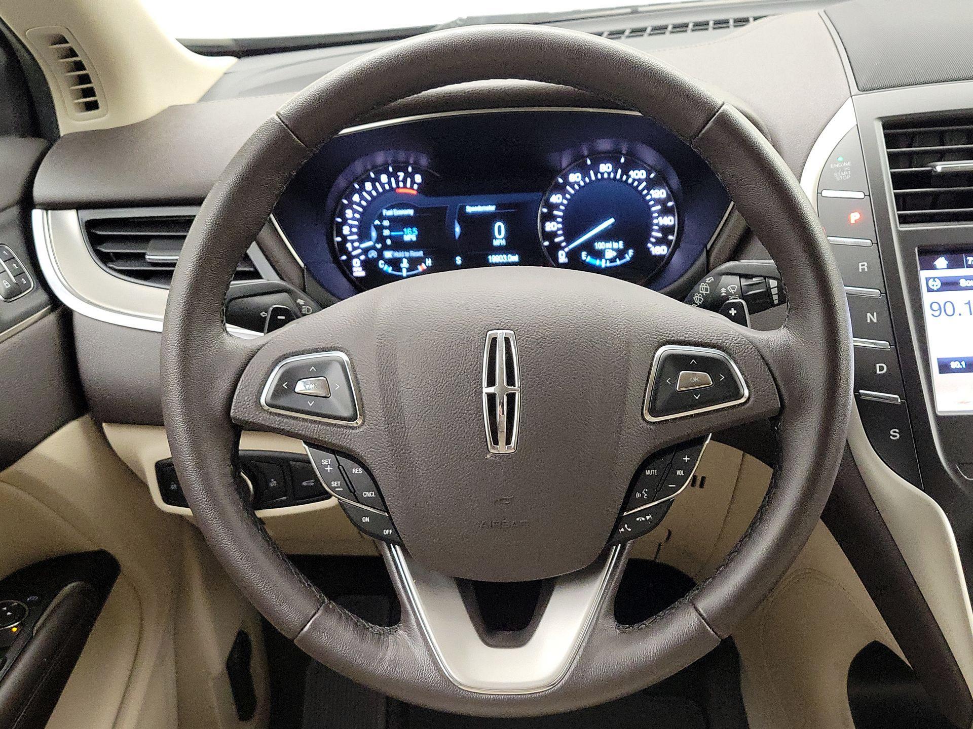 Thumbnail: 2017 Lincoln MKC - 10