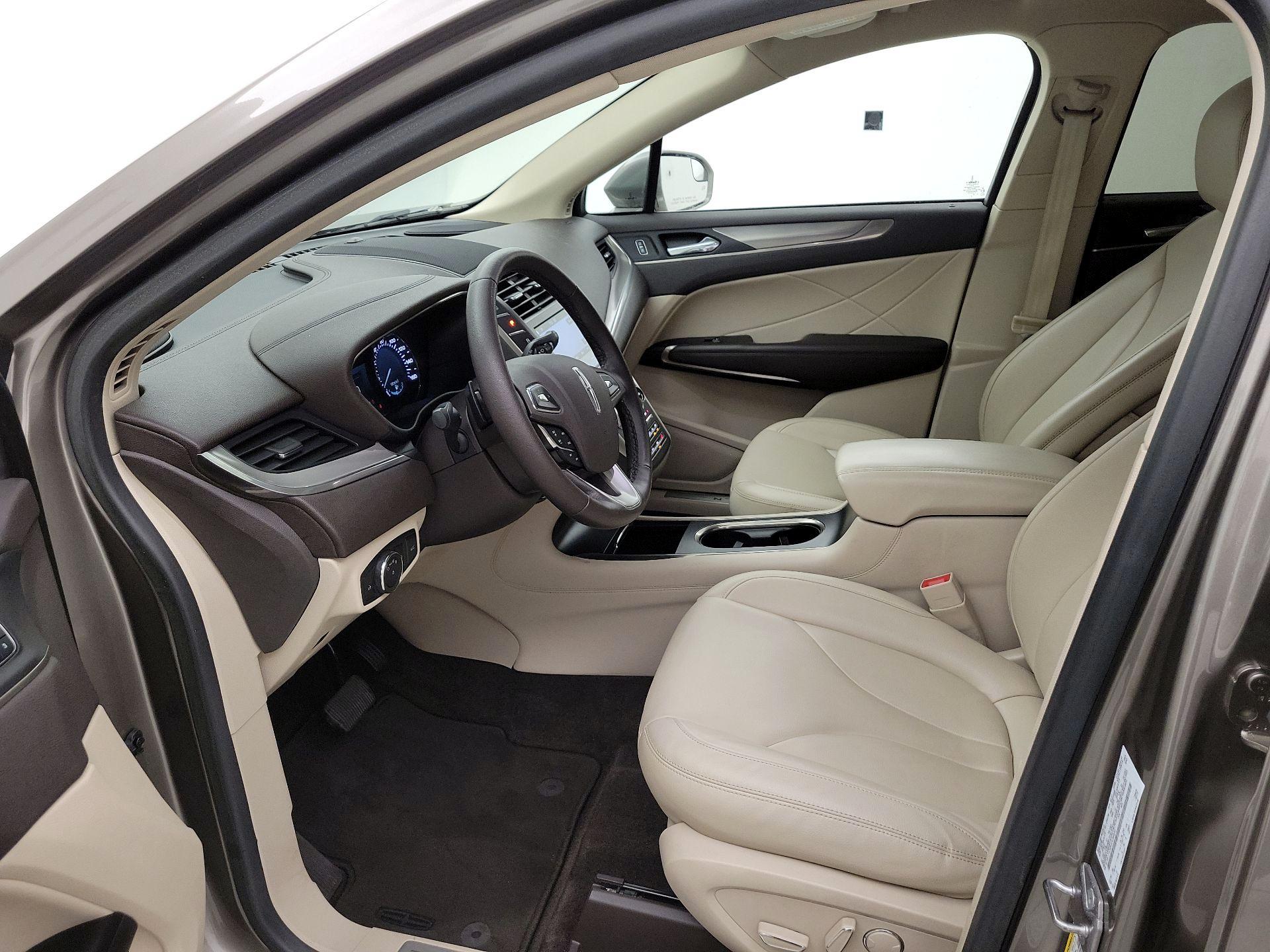 Thumbnail: 2017 Lincoln MKC - 11