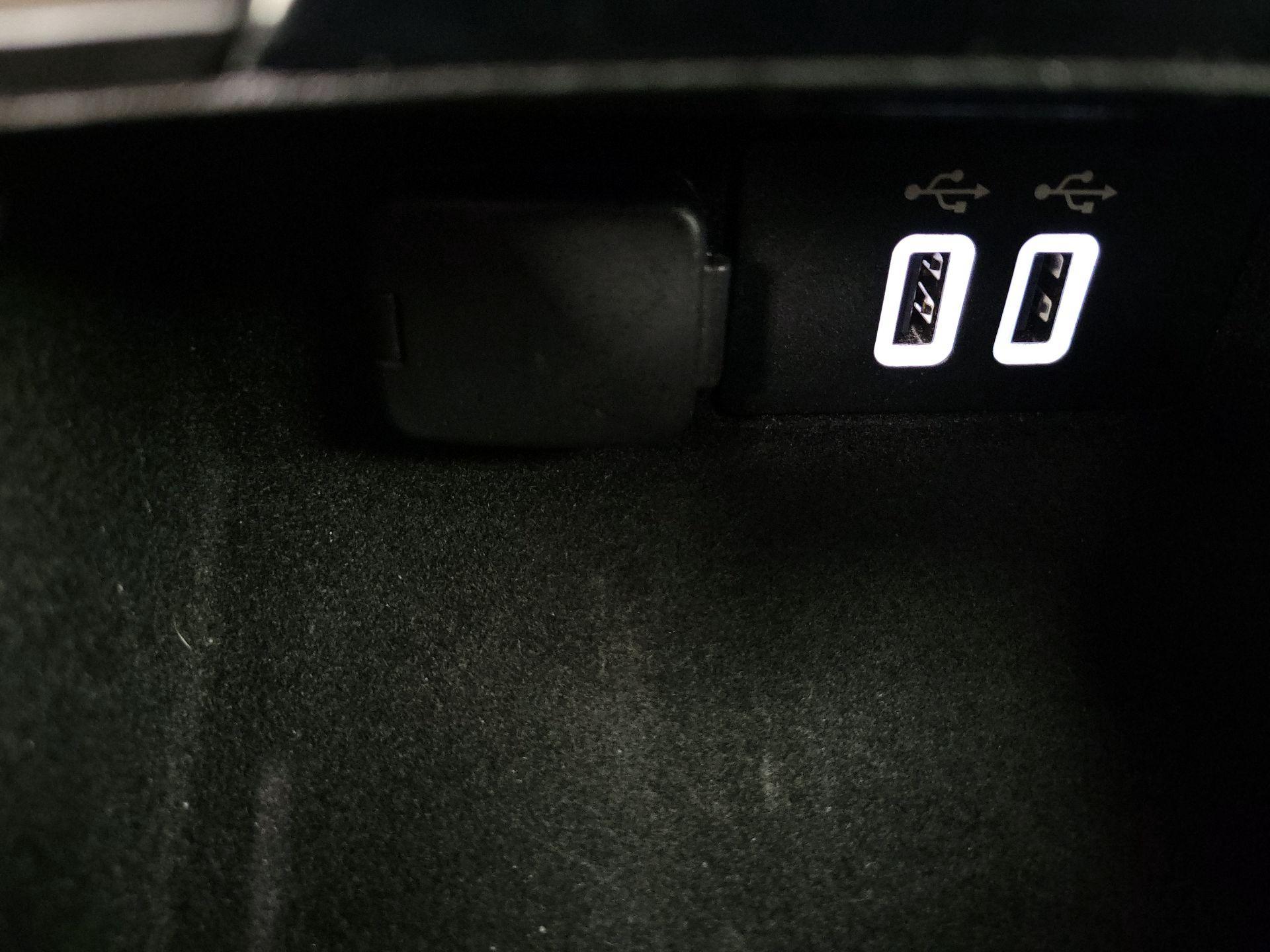 Thumbnail: 2017 Lincoln MKC - 18