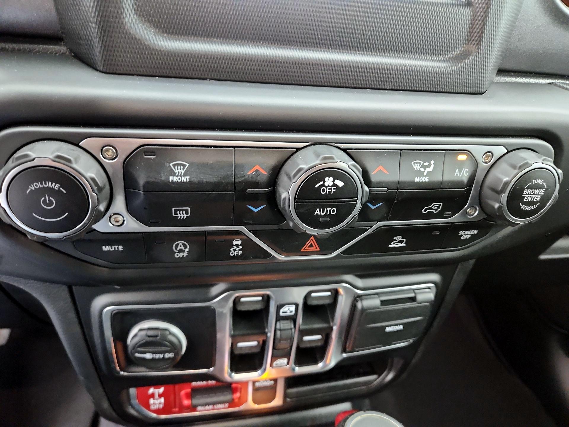 Thumbnail: 2021 Jeep Gladiator - 16