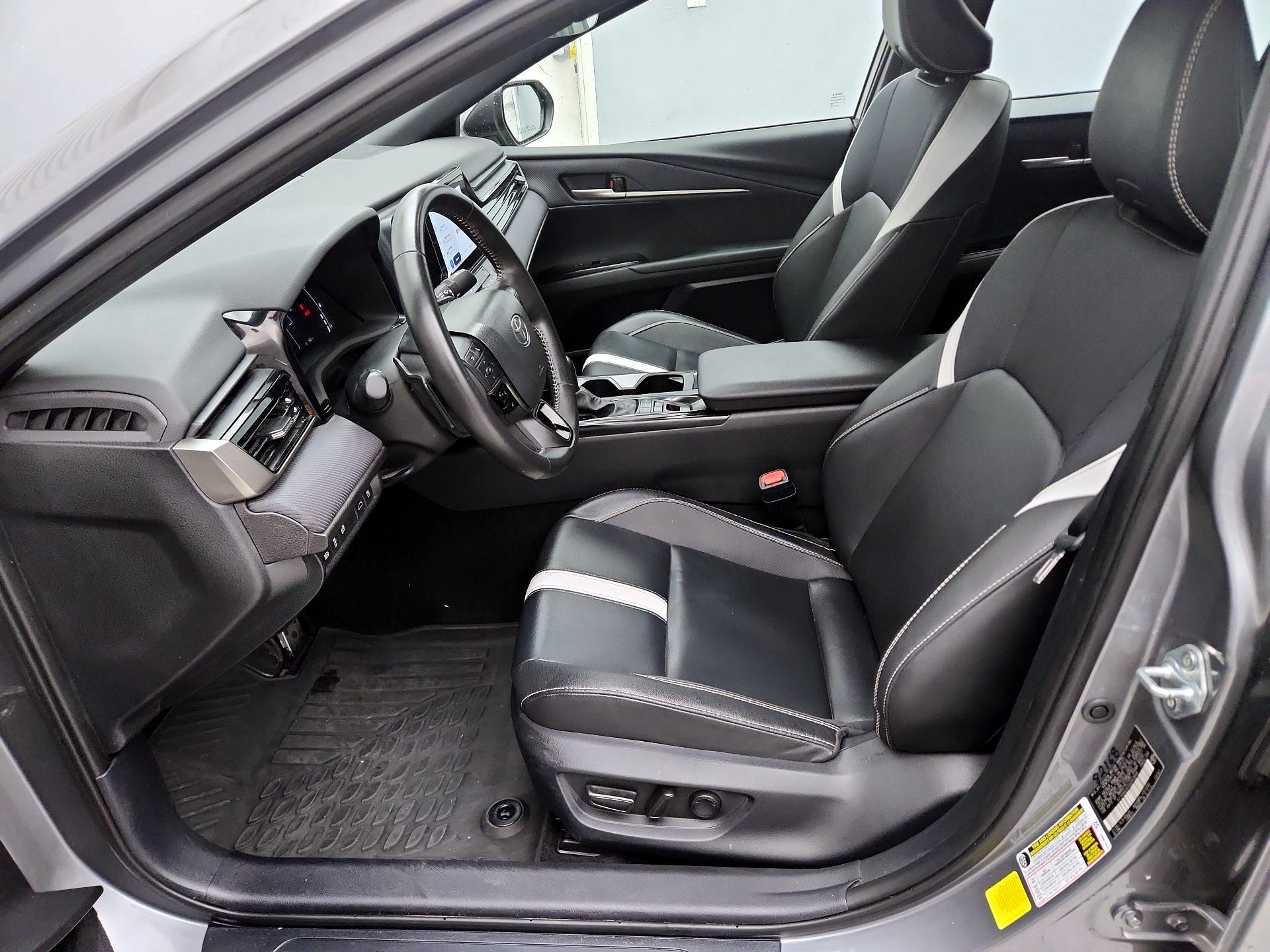 Thumbnail: 2025 Toyota Camry - 11