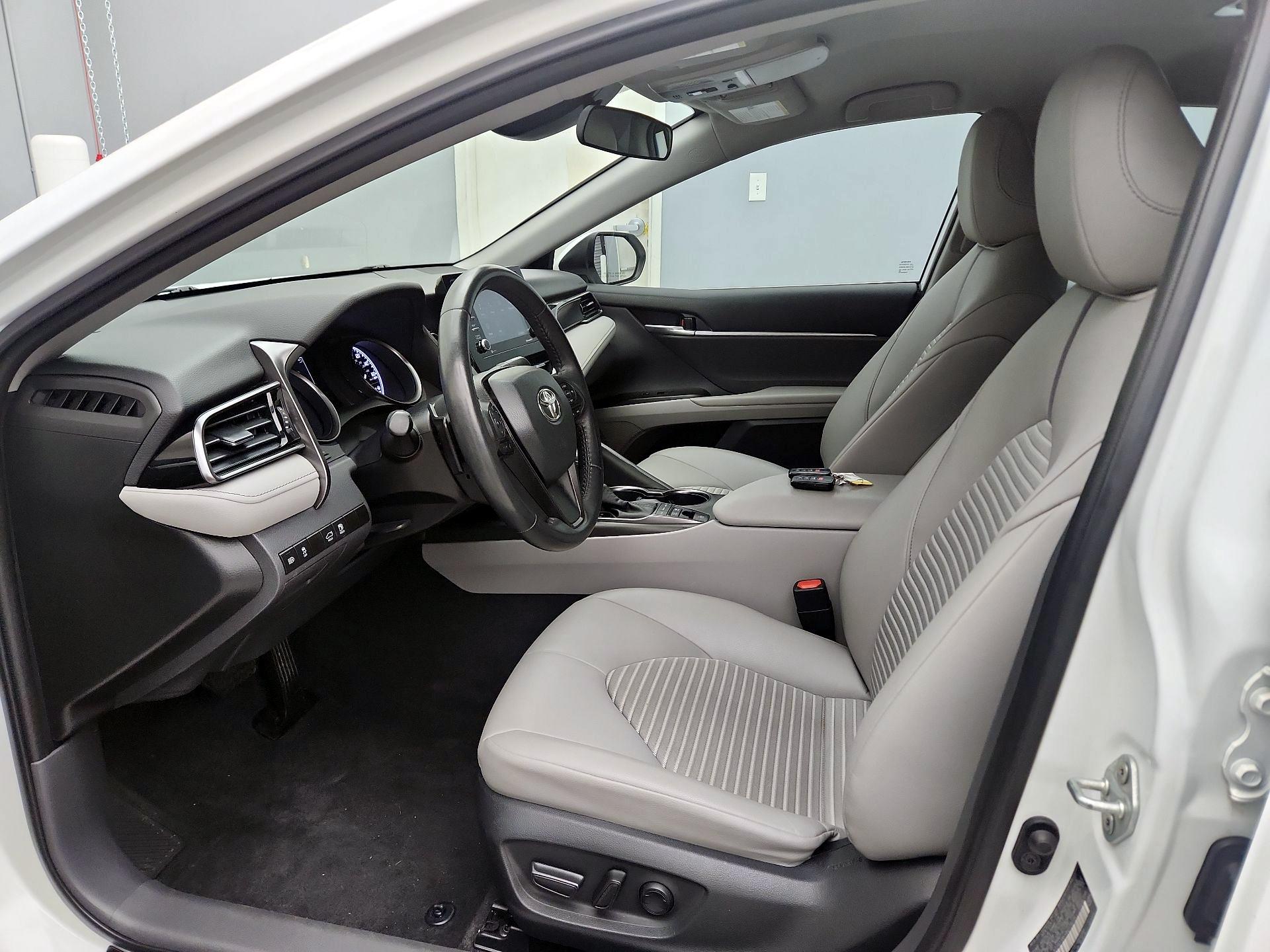 Thumbnail: 2022 Toyota Camry - 11