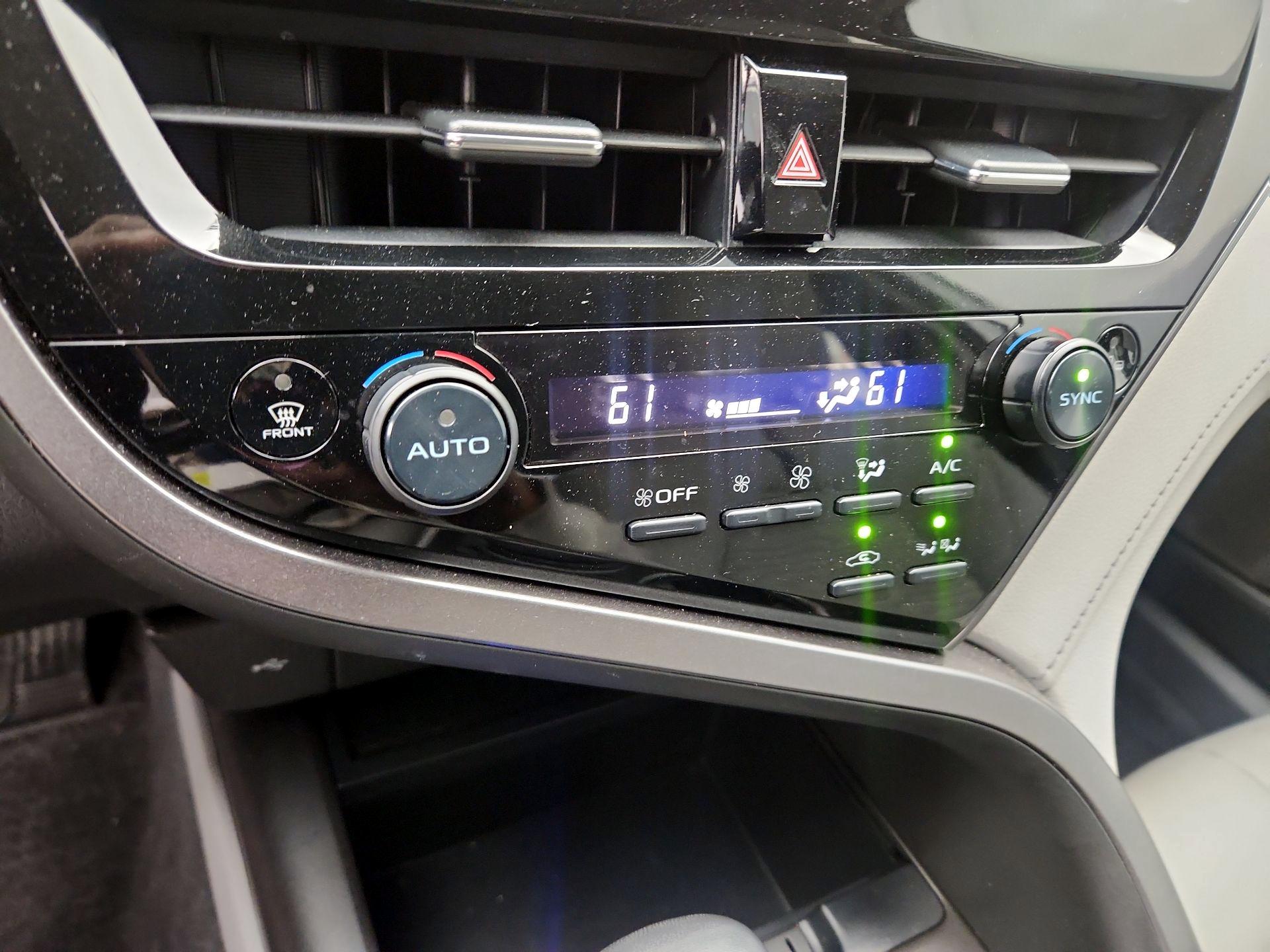 Thumbnail: 2022 Toyota Camry - 16