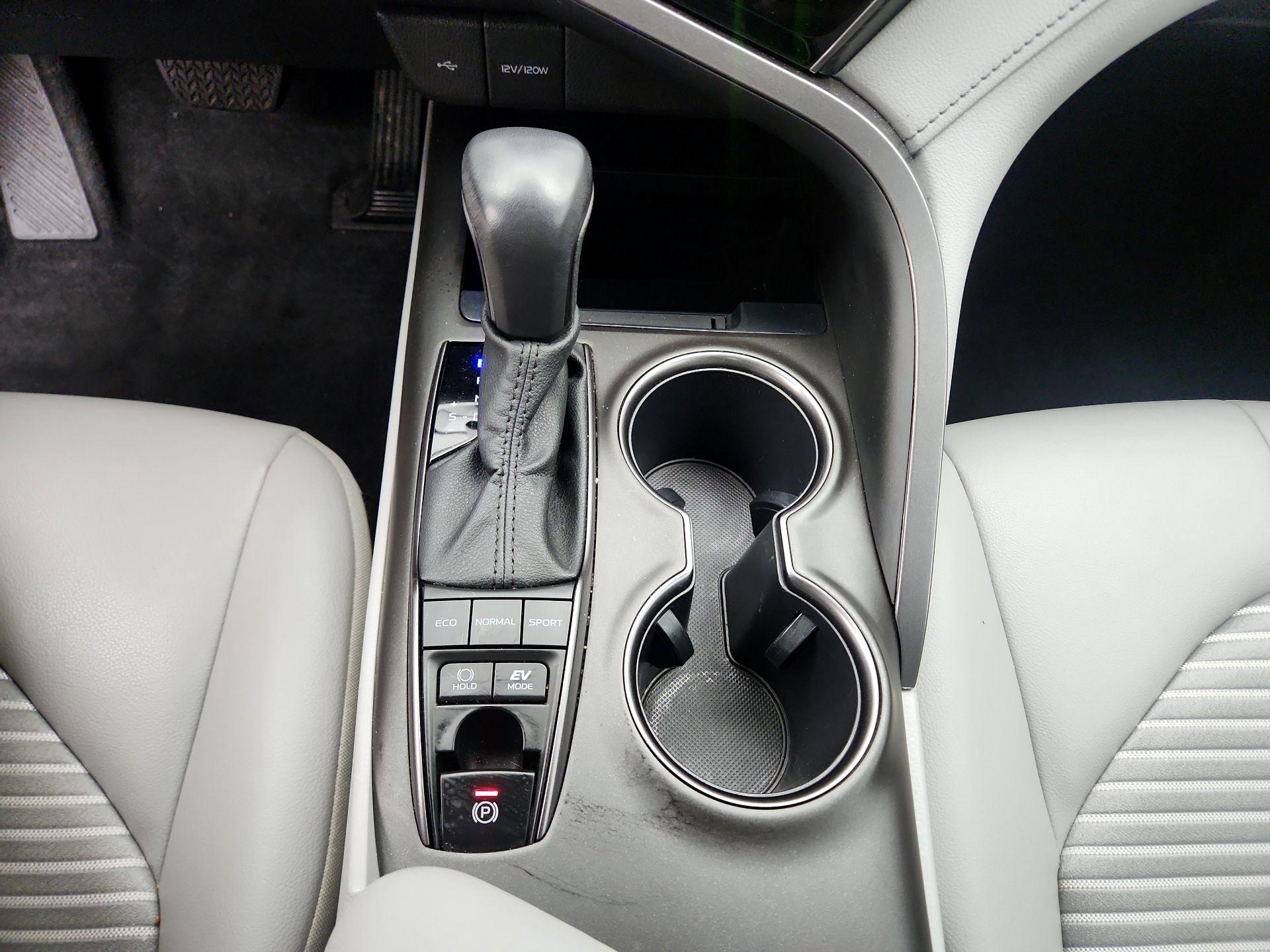 Thumbnail: 2022 Toyota Camry - 17