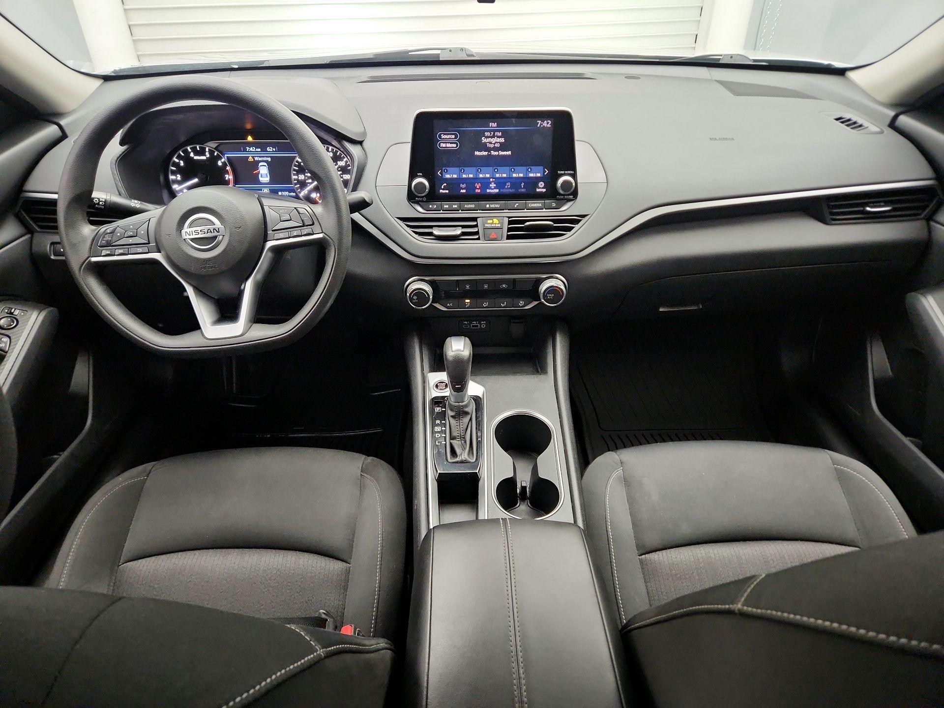 Thumbnail: 2022 Nissan Altima - 9