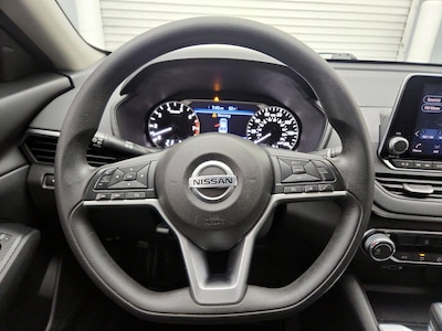 Steering Wheel & Instrument Cluster (On)