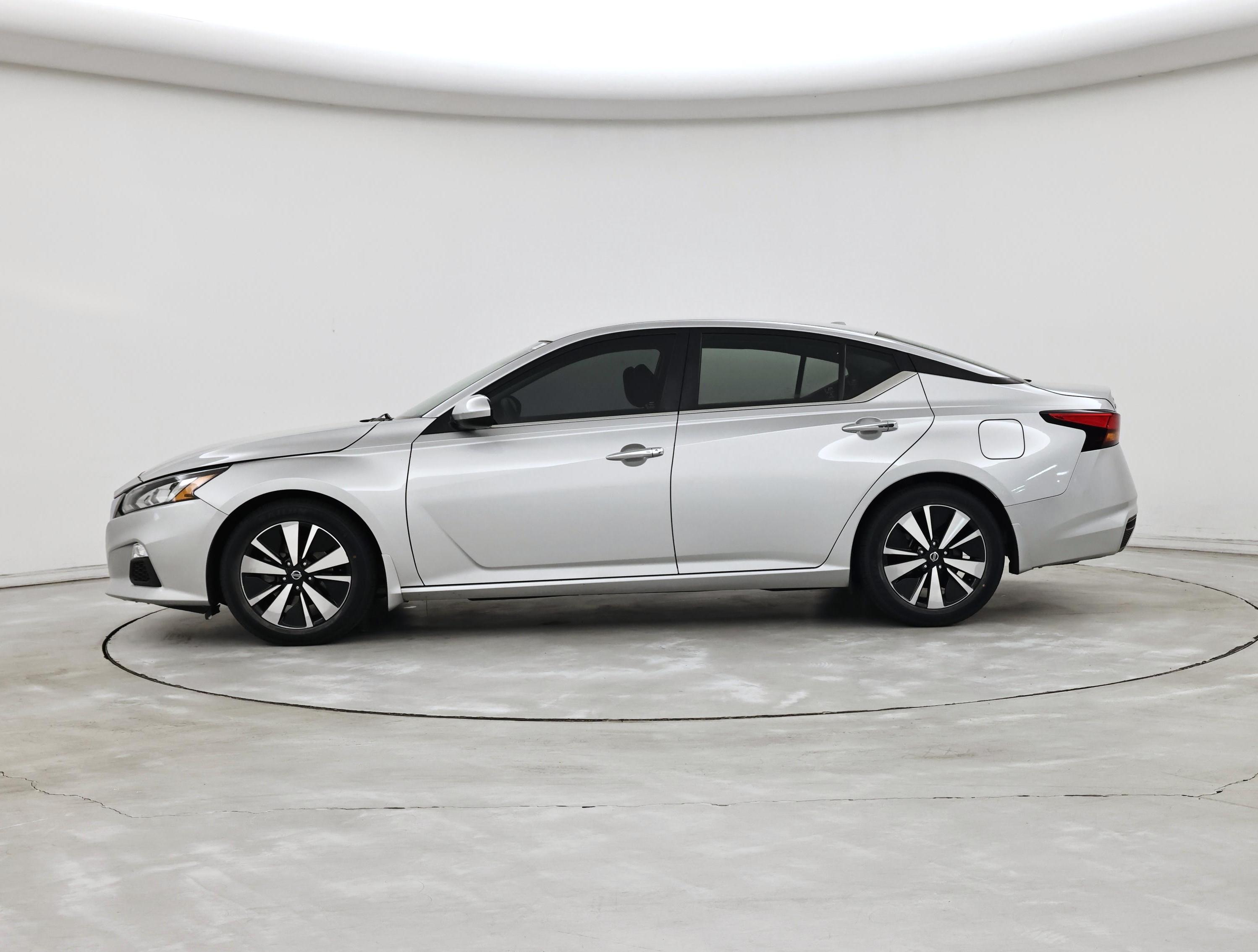 Thumbnail: 2022 Nissan Altima - 3