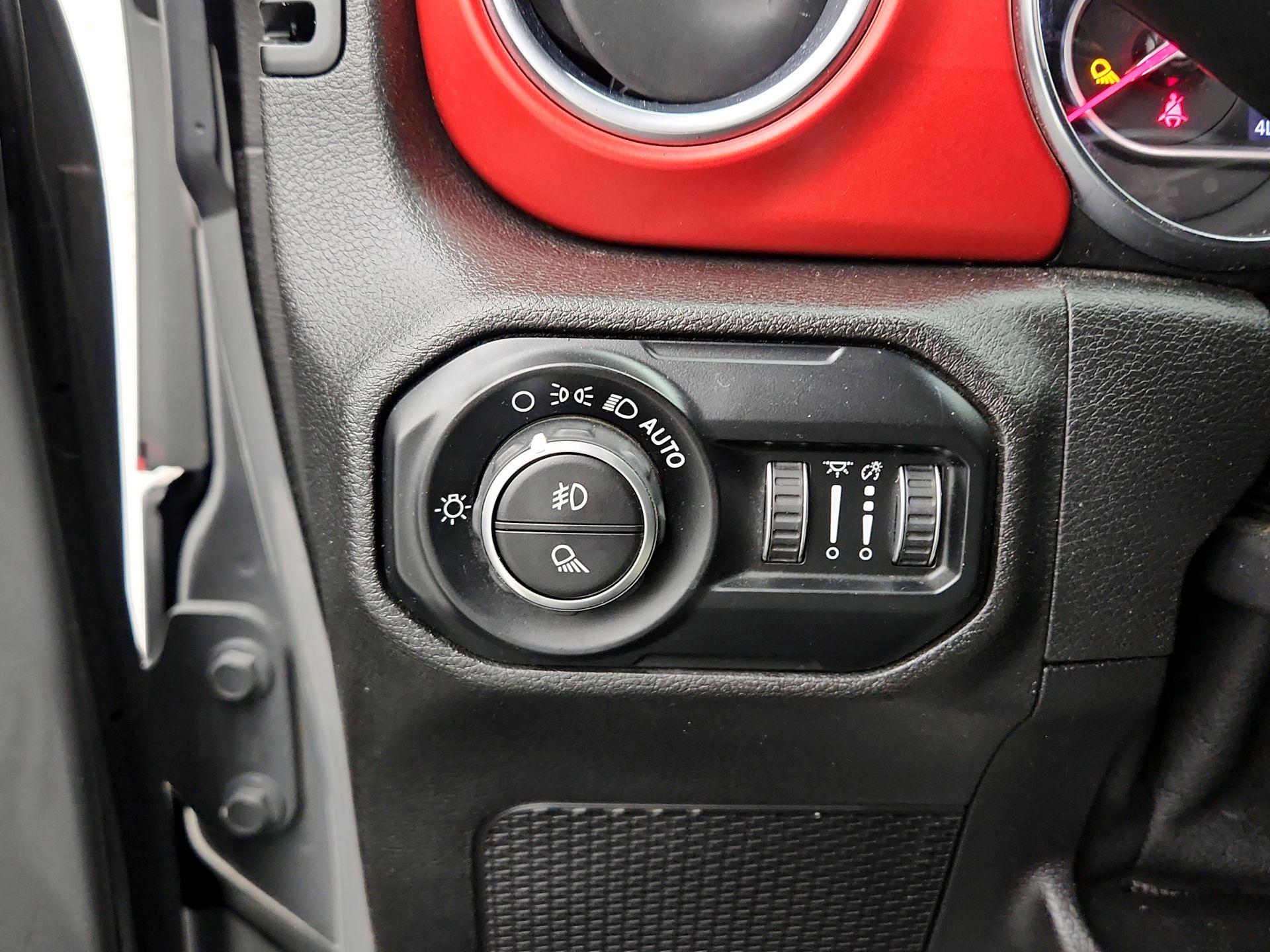 Thumbnail: 2020 Jeep Gladiator - 13