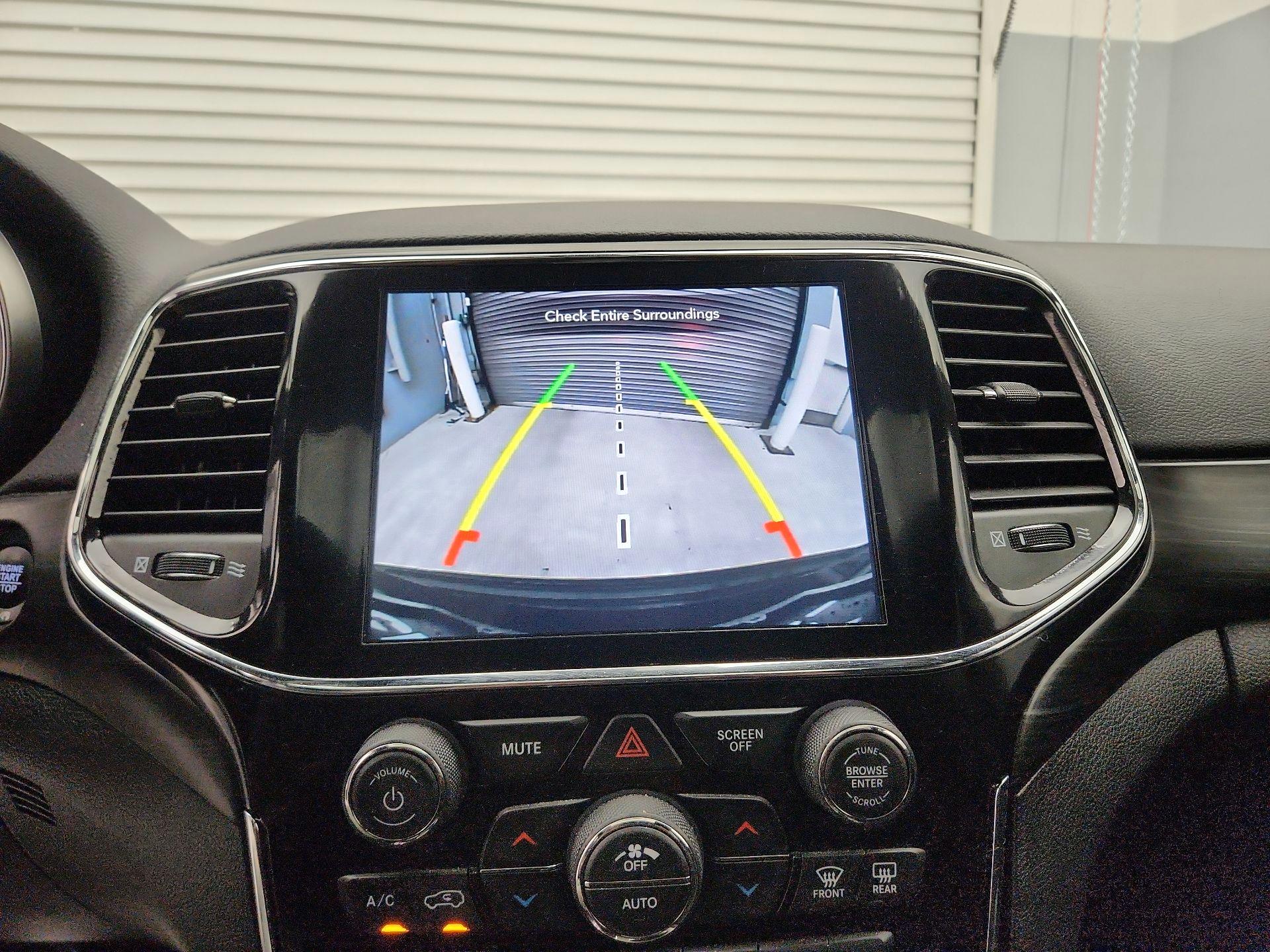 Thumbnail: 2021 Jeep Grand Cherokee - 15