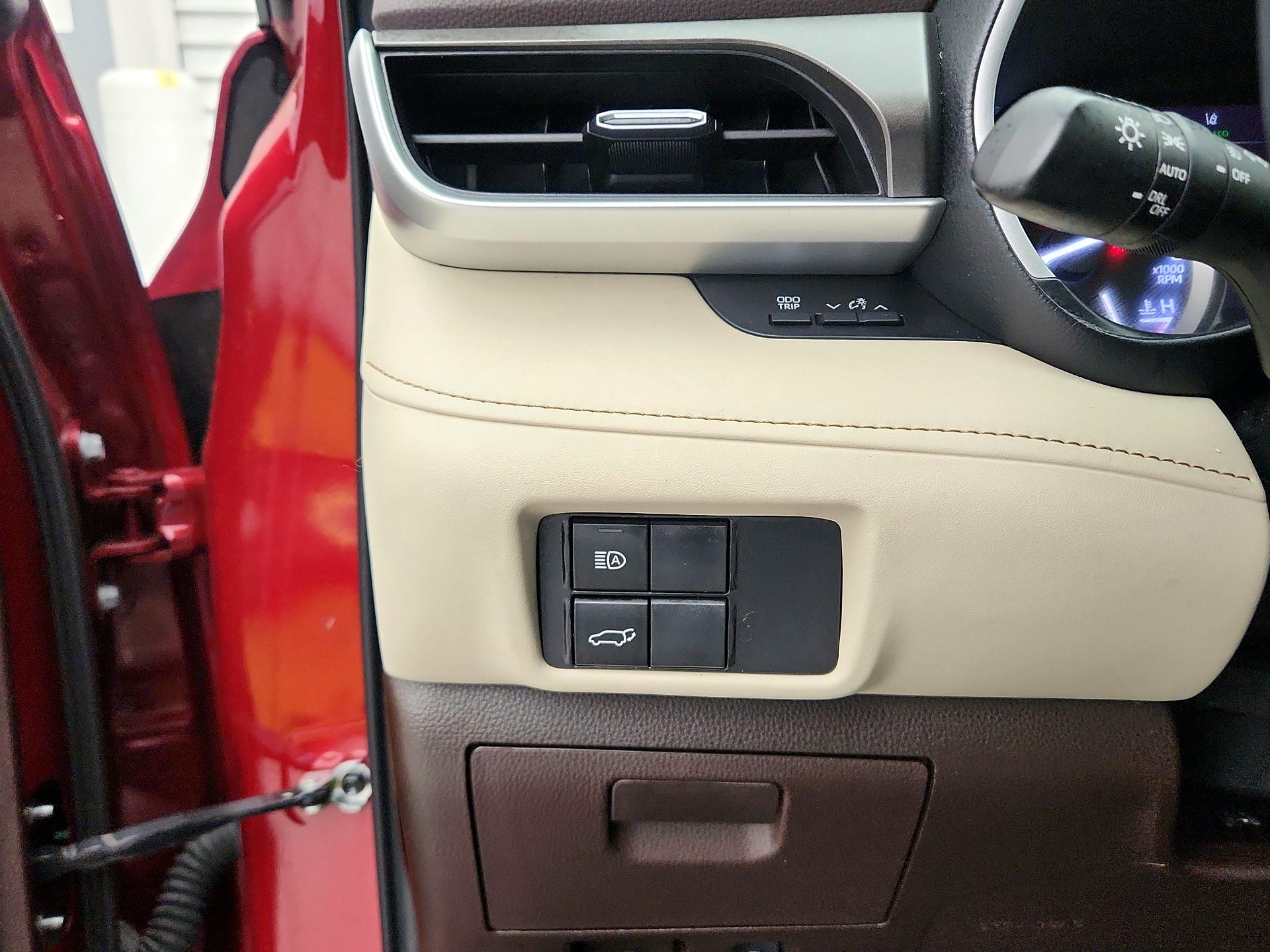 Thumbnail: 2022 Toyota Highlander - 13