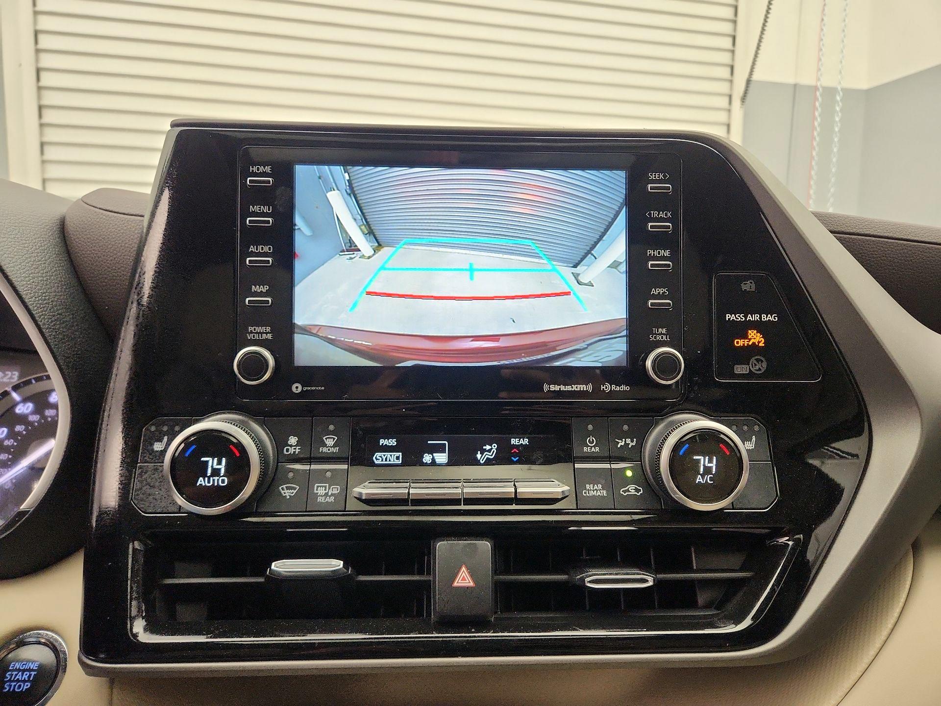 Thumbnail: 2022 Toyota Highlander - 14