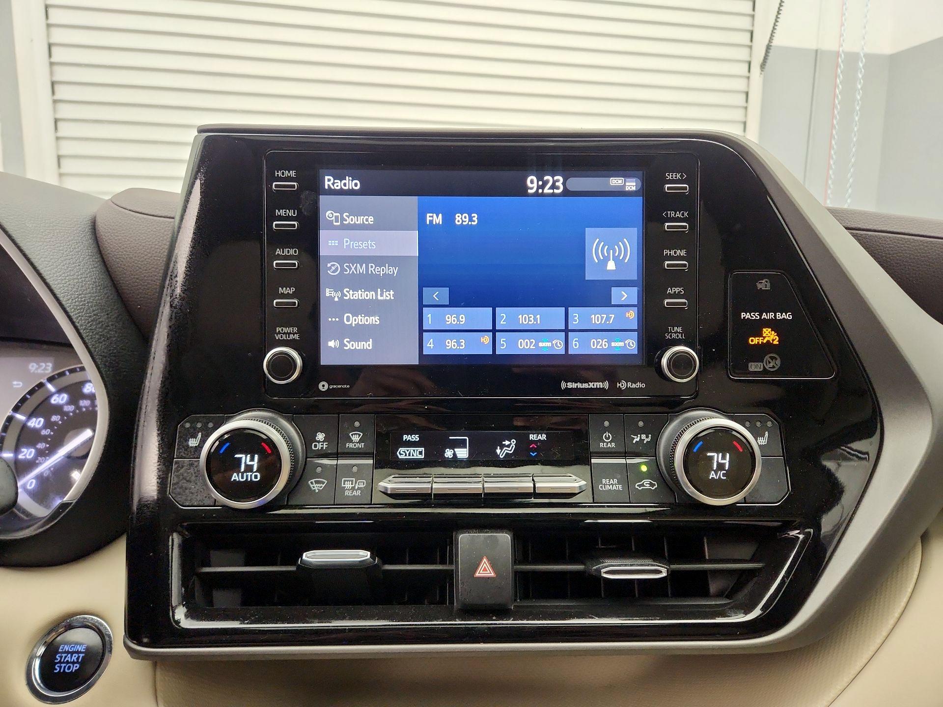 Thumbnail: 2022 Toyota Highlander - 15