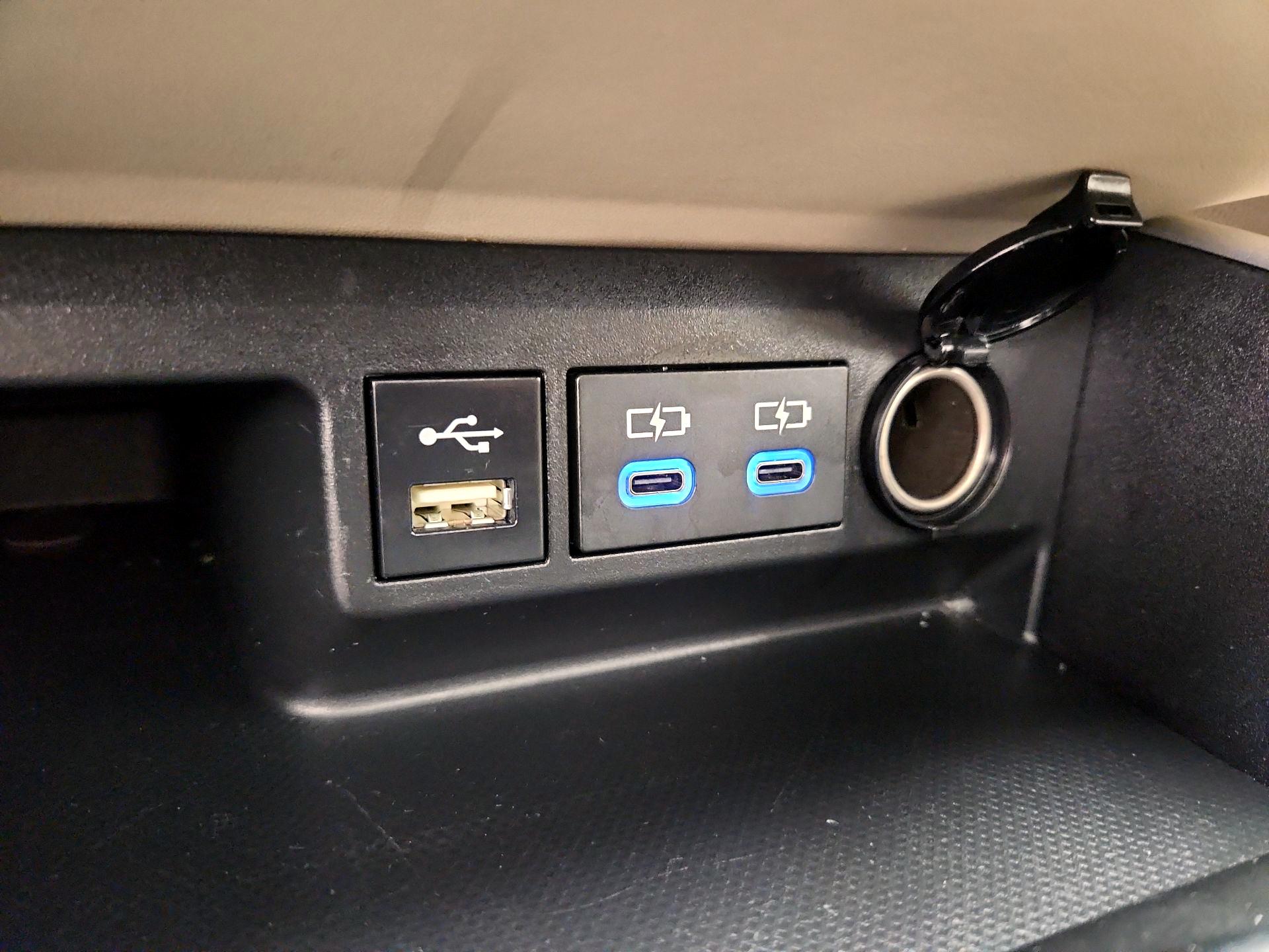 Thumbnail: 2022 Toyota Highlander - 18