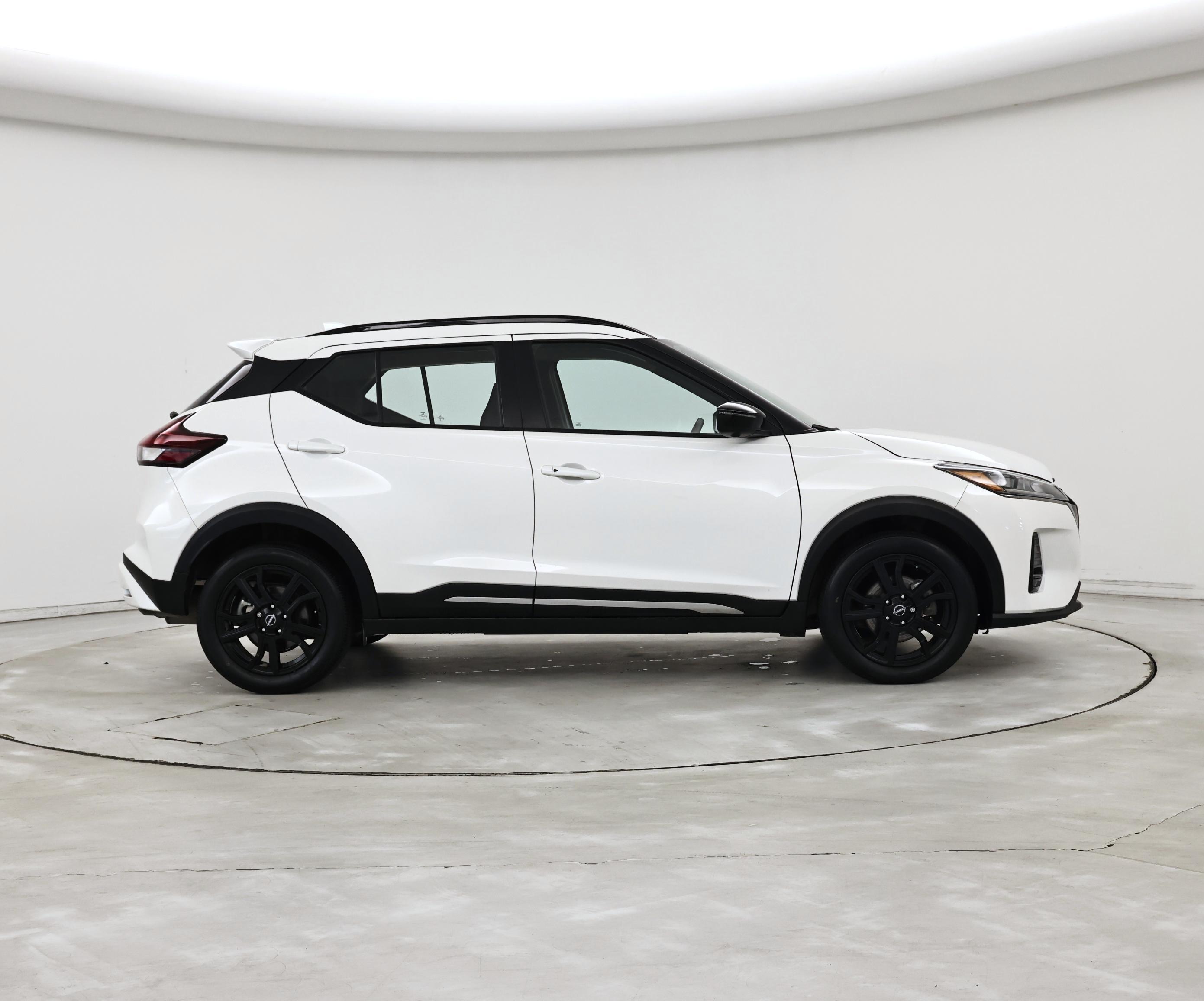 Thumbnail: 2024 Nissan Kicks - 7