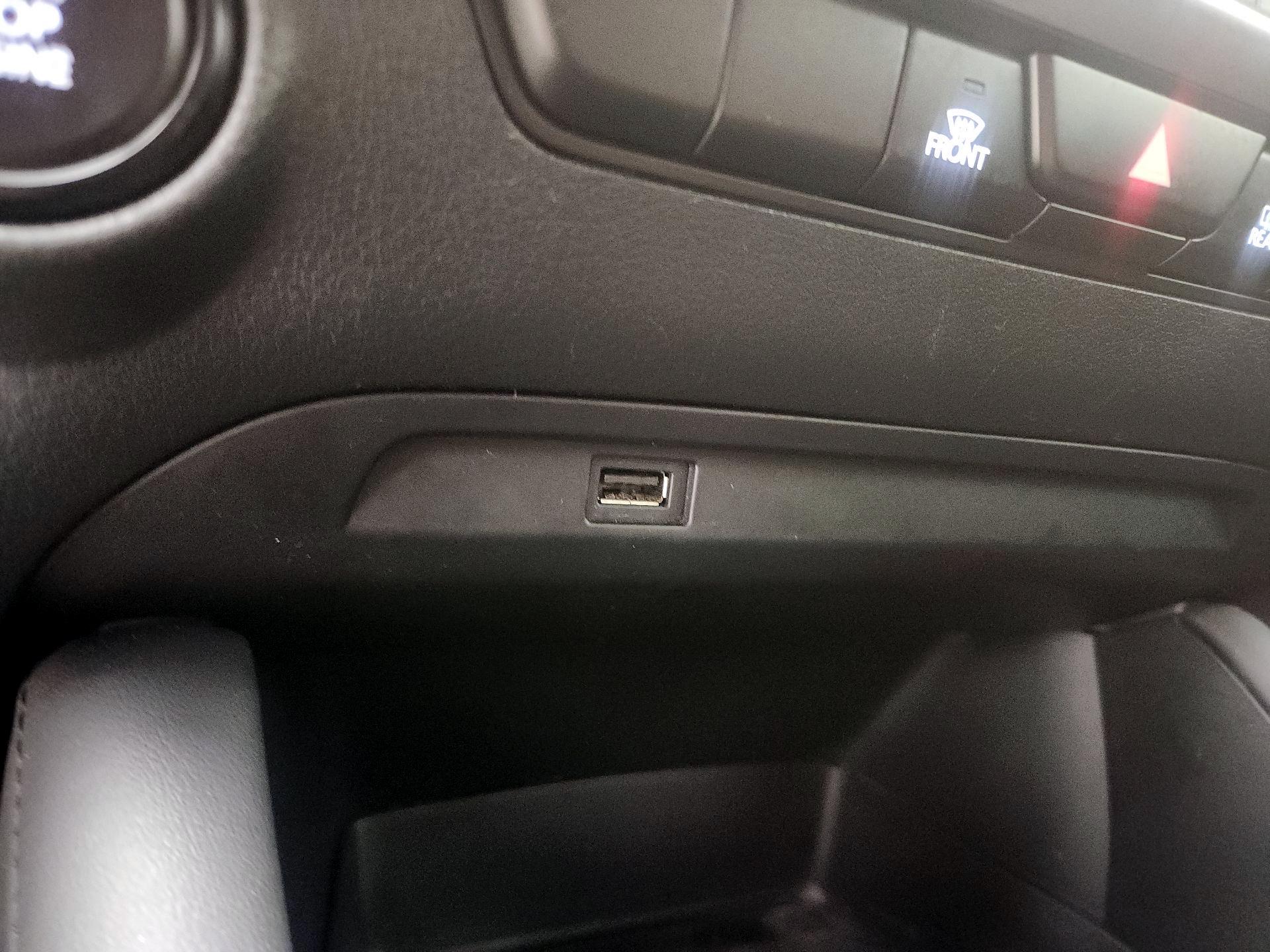 Thumbnail: 2021 Mazda Mazda3 - 18