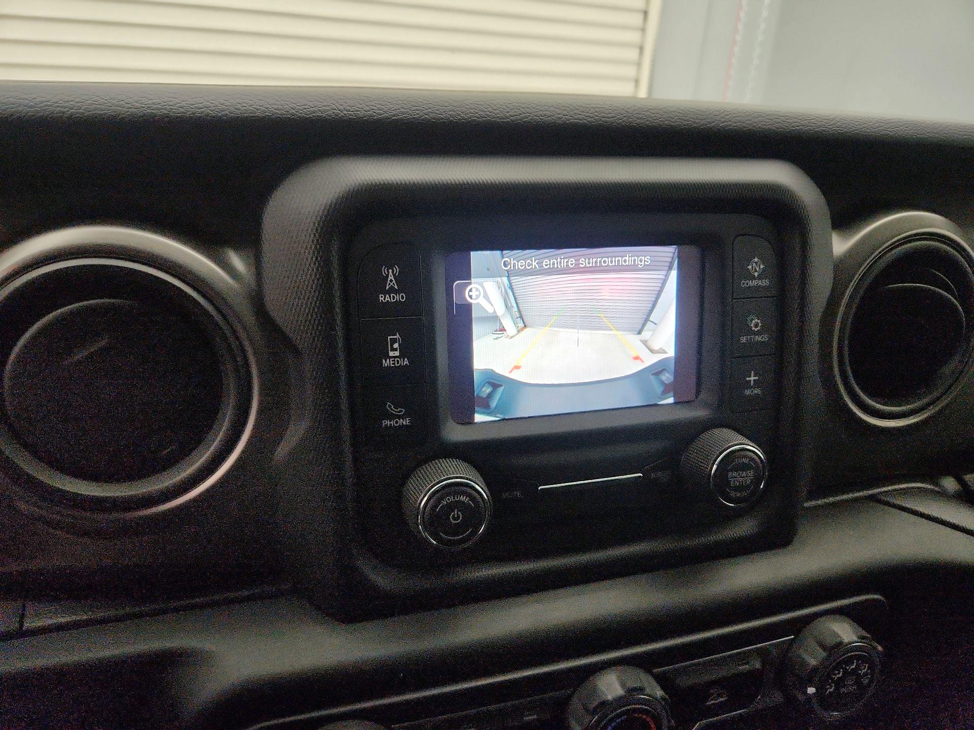 Thumbnail: 2021 Jeep Gladiator - 14