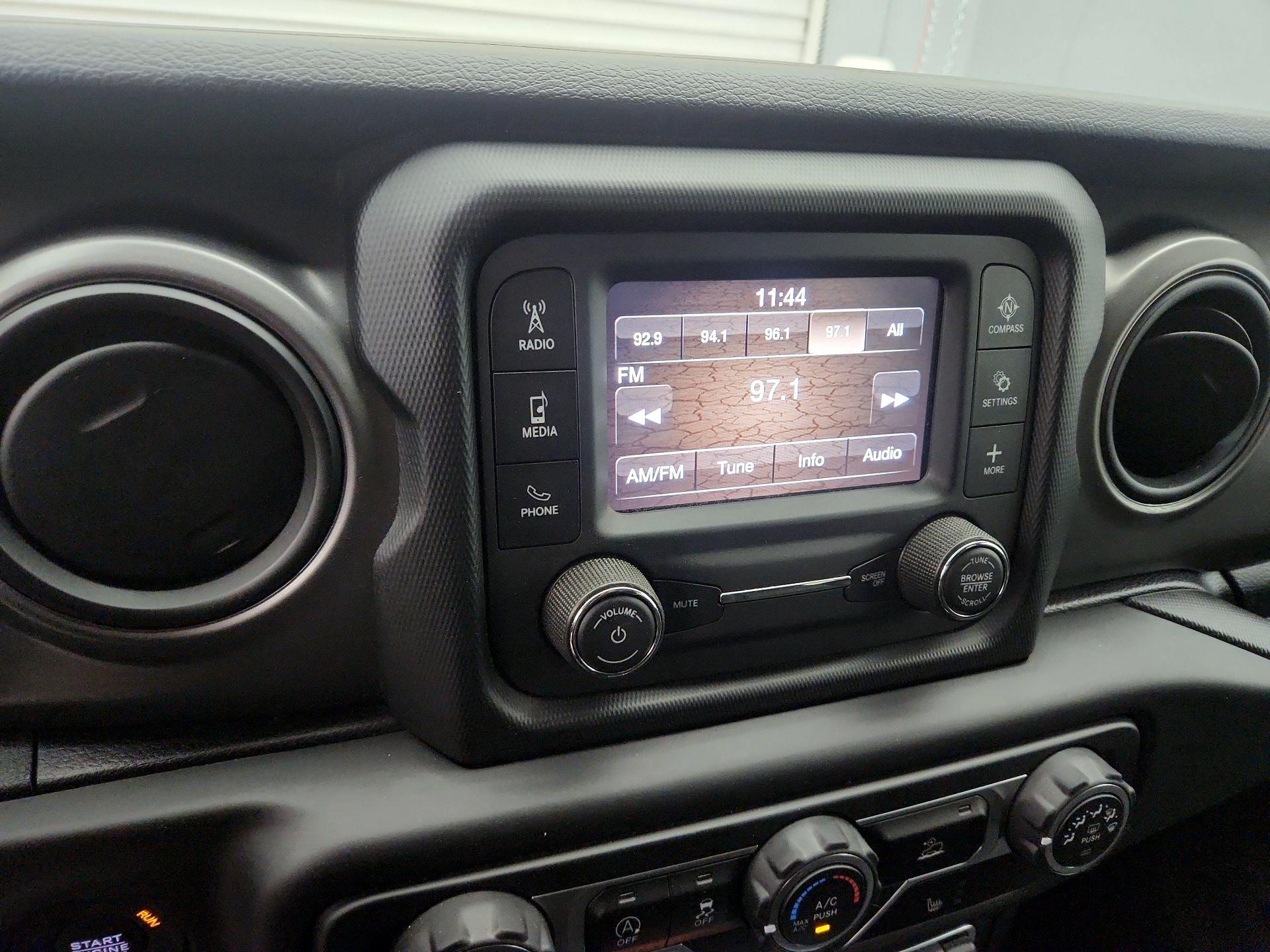 Thumbnail: 2021 Jeep Gladiator - 15