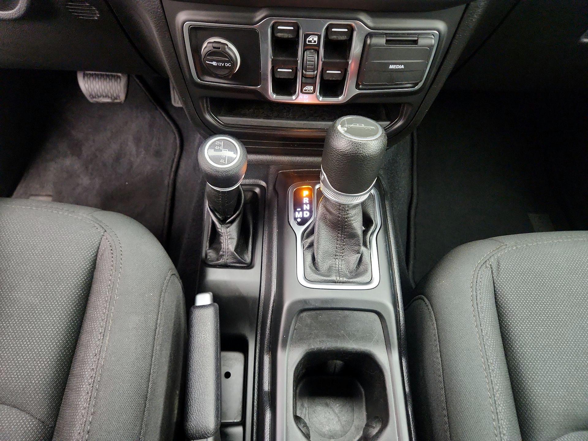 Thumbnail: 2021 Jeep Gladiator - 17