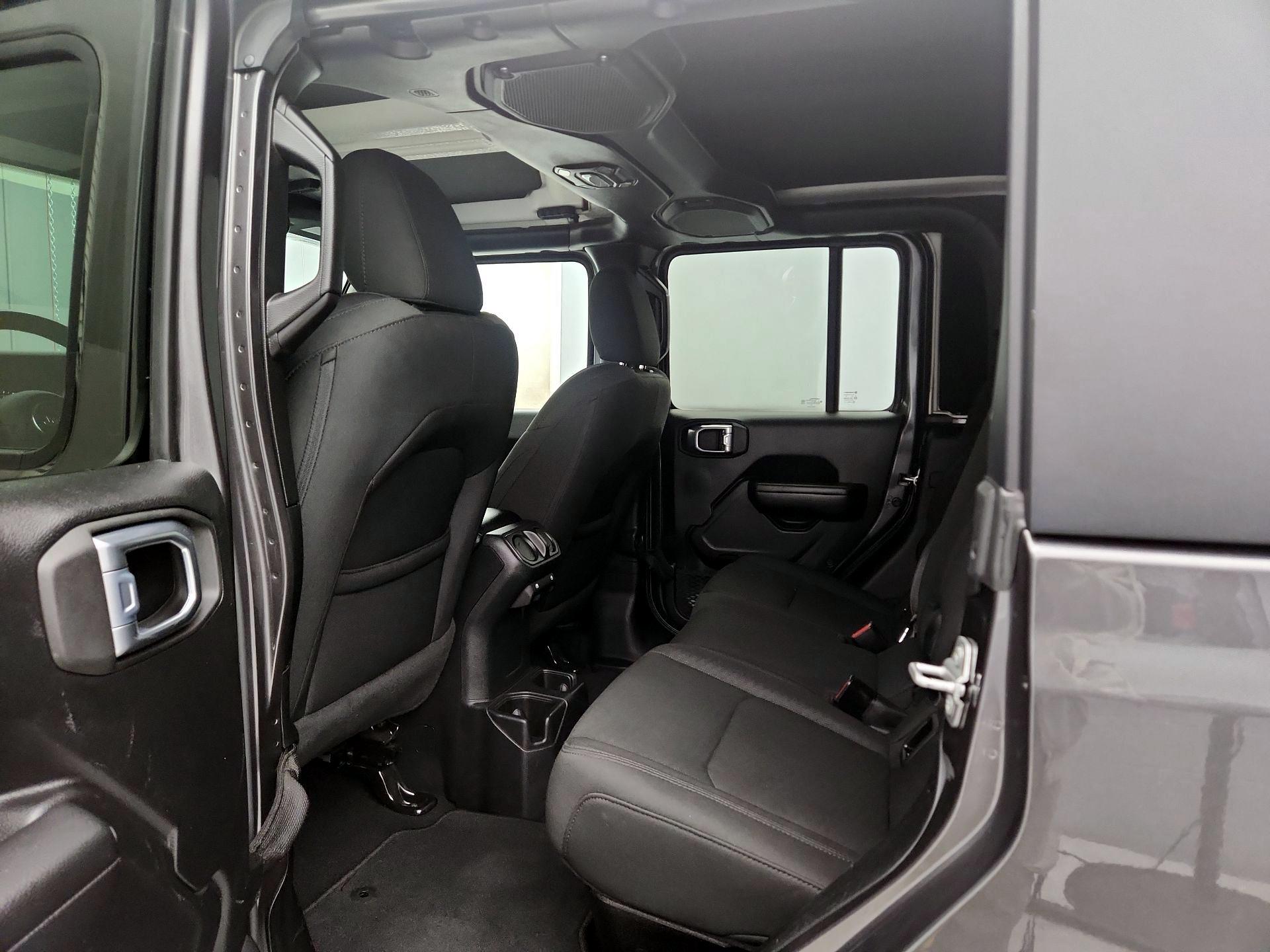 Thumbnail: 2021 Jeep Gladiator - 19