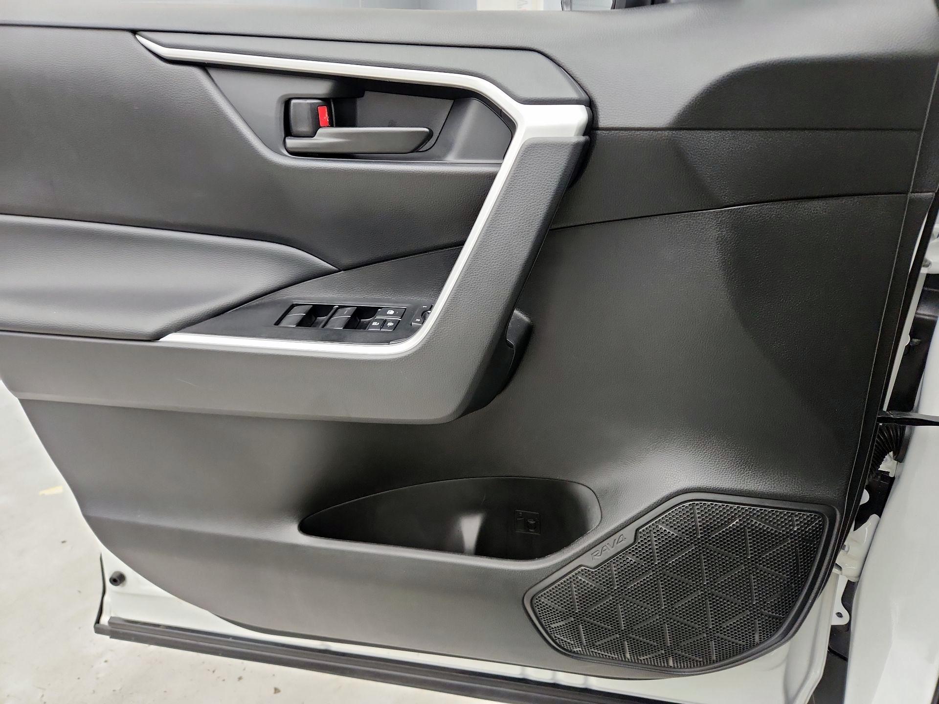 Thumbnail: 2025 Toyota RAV4 - 12