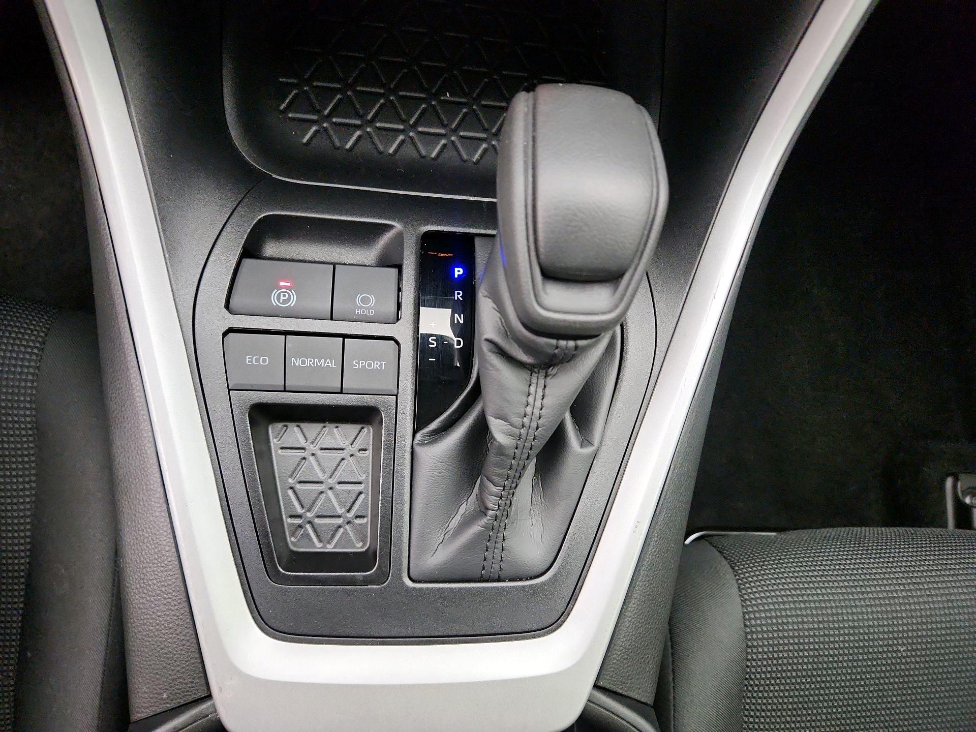 Thumbnail: 2025 Toyota RAV4 - 18