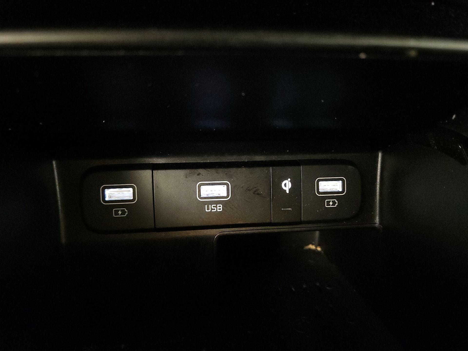 Thumbnail: 2023 Kia Sorento - 19