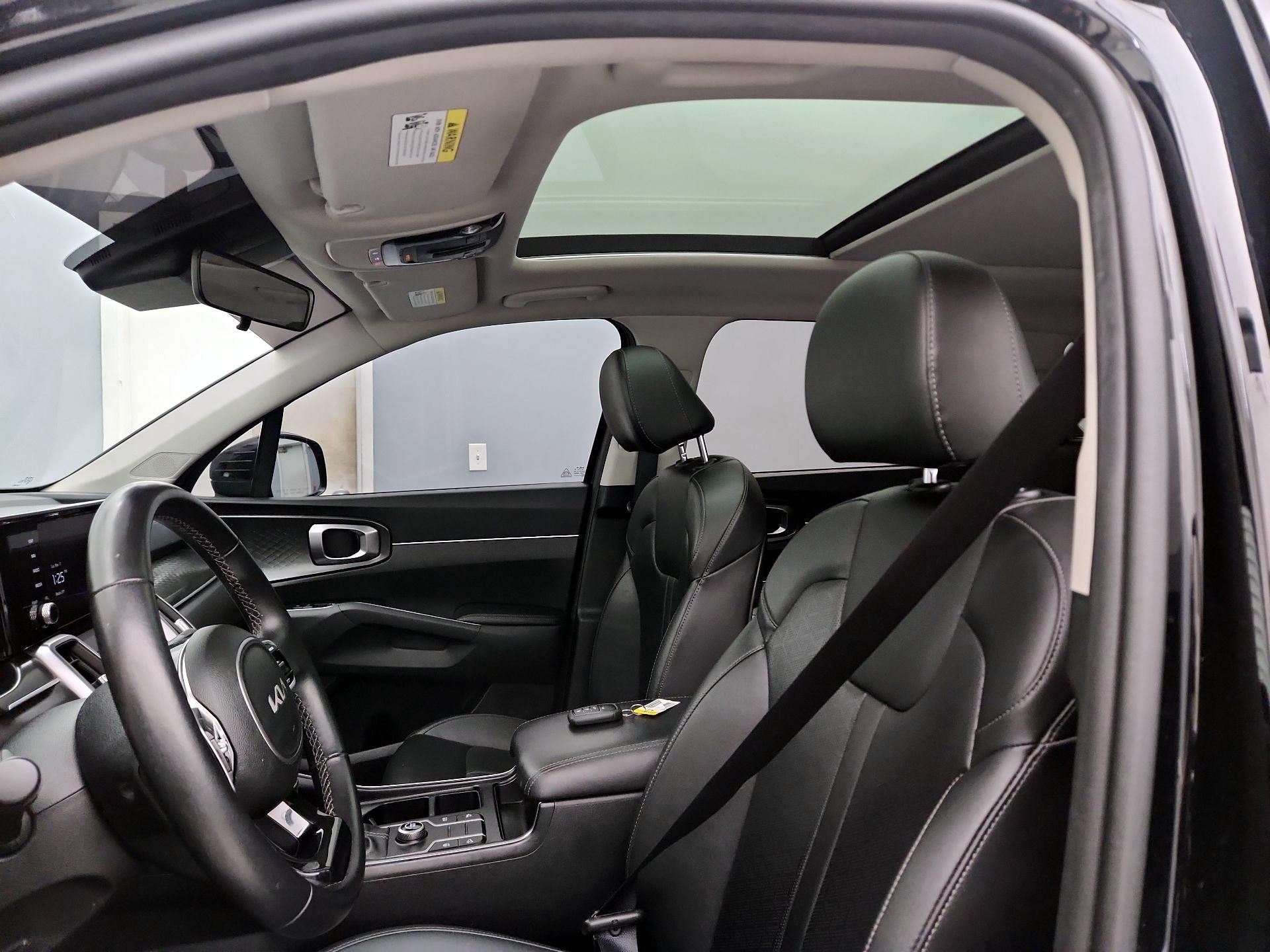 Thumbnail: 2023 Kia Sorento - 20