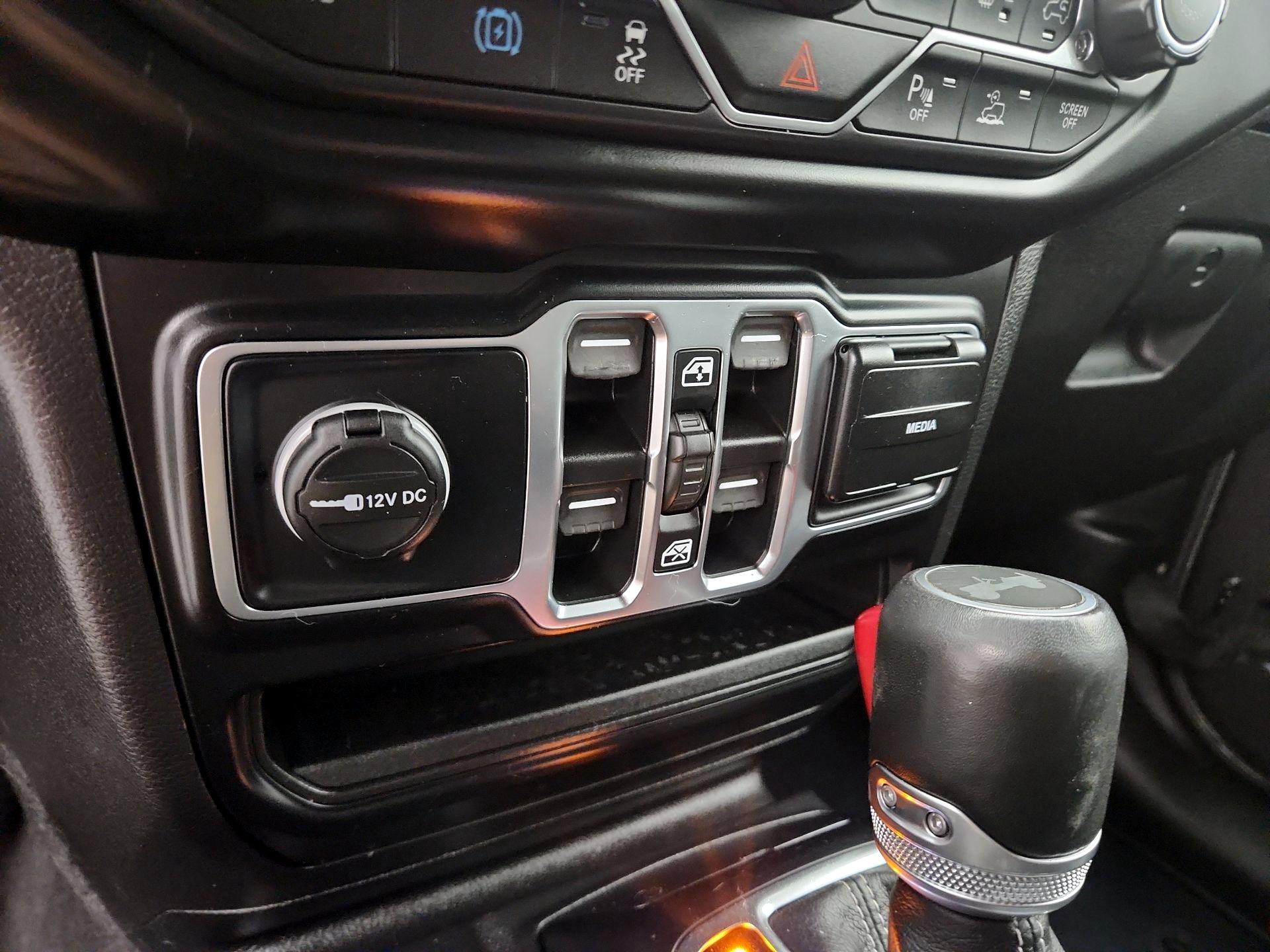 Thumbnail: 2021 Jeep Wrangler - 19