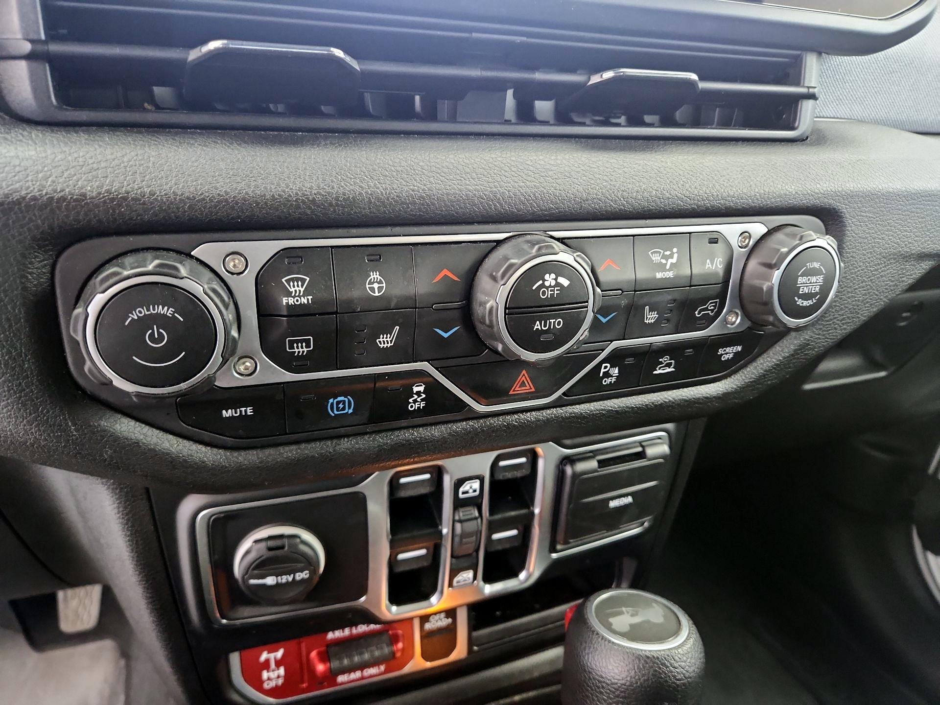 Thumbnail: 2024 Jeep Wrangler - 16