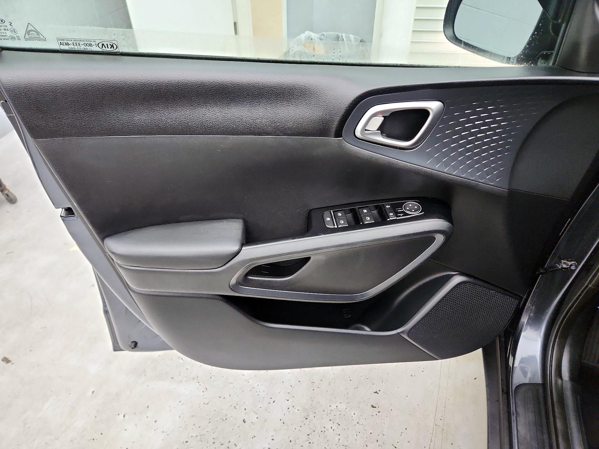 Thumbnail: 2020 Kia Soul - 12