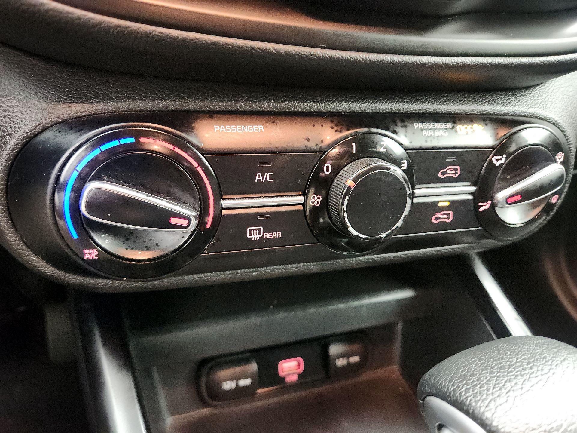 Thumbnail: 2020 Kia Soul - 16