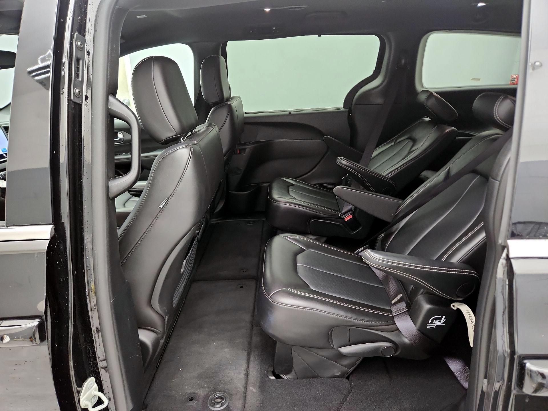 Thumbnail: 2025 Chrysler Pacifica - 19