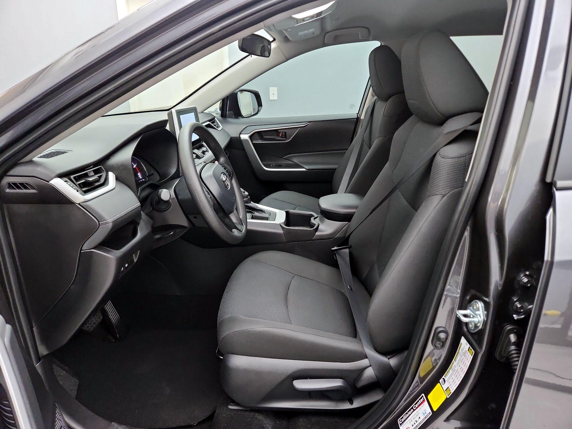 Thumbnail: 2025 Toyota RAV4 - 11