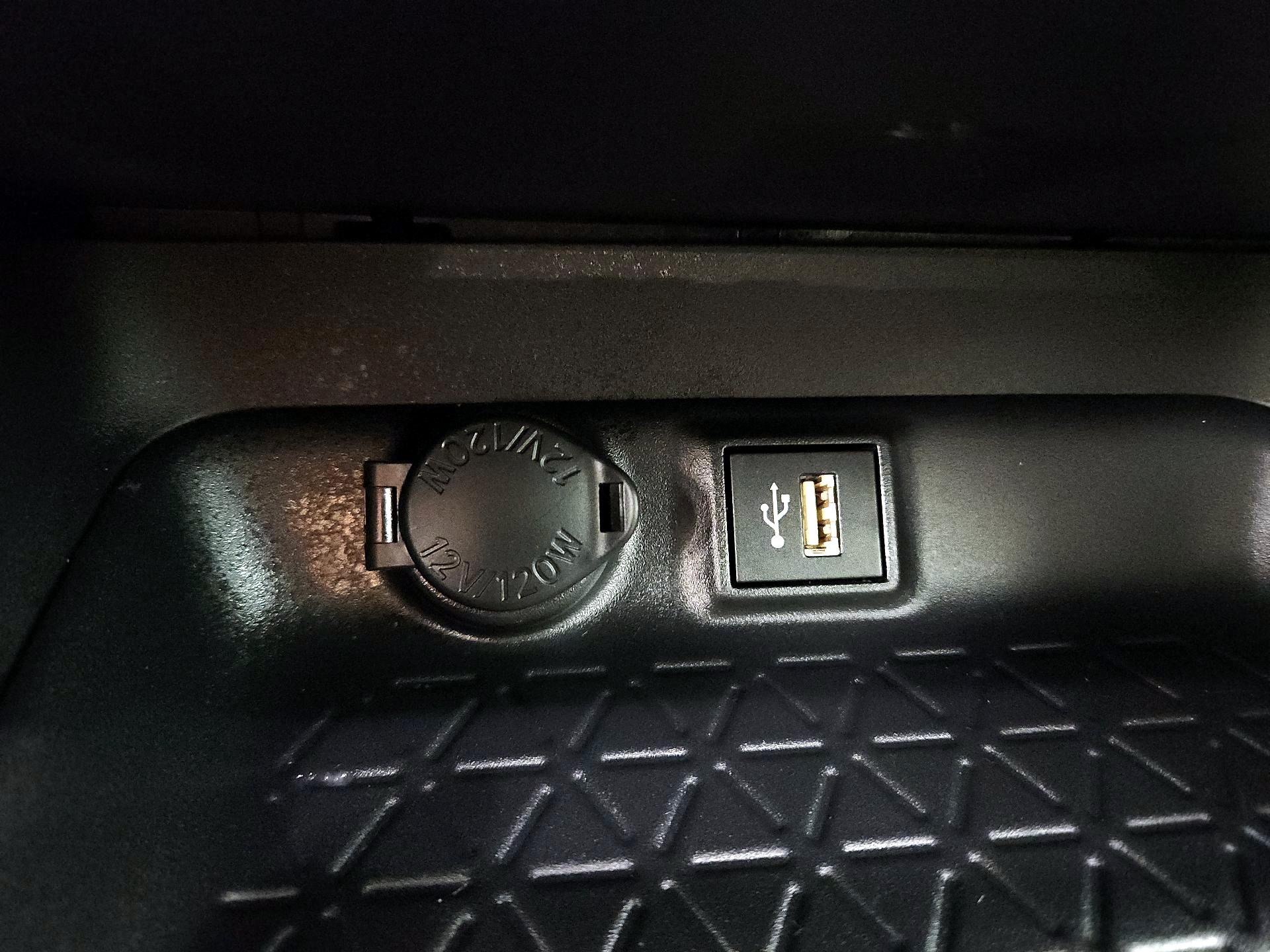 Thumbnail: 2025 Toyota RAV4 - 18