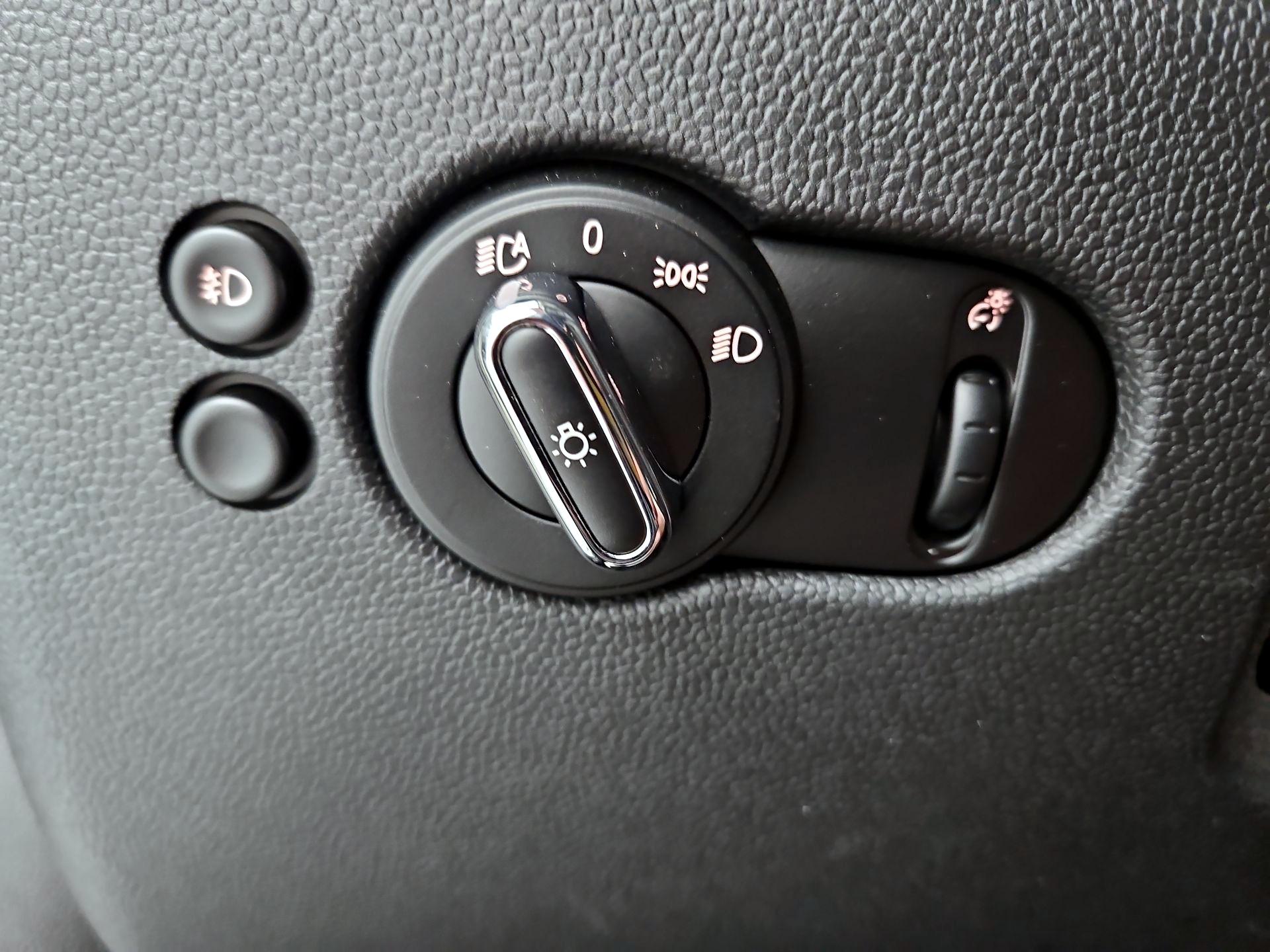 Thumbnail: 2021 MINI Cooper Hardtop - 13