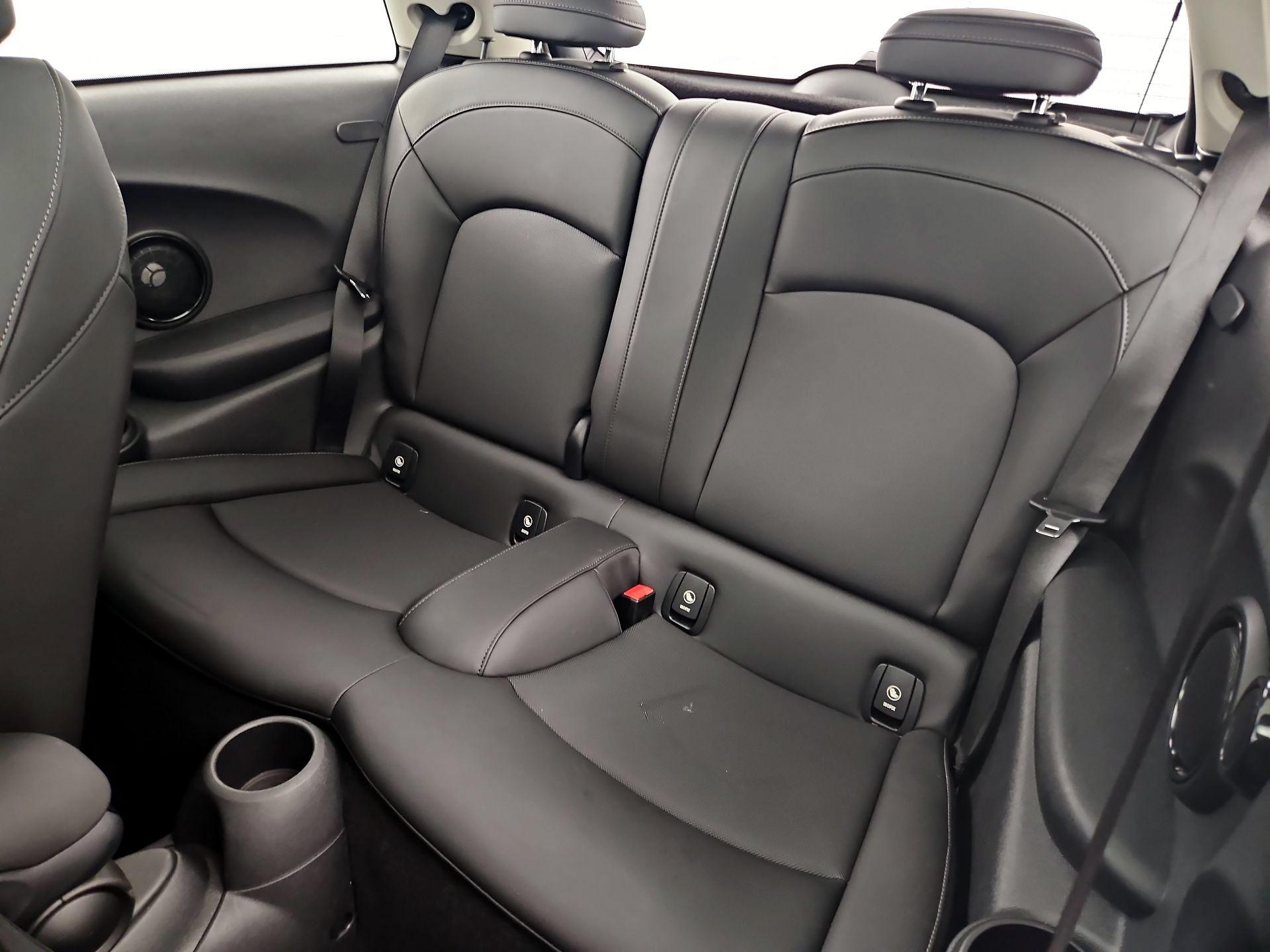 Thumbnail: 2021 MINI Cooper Hardtop - 20