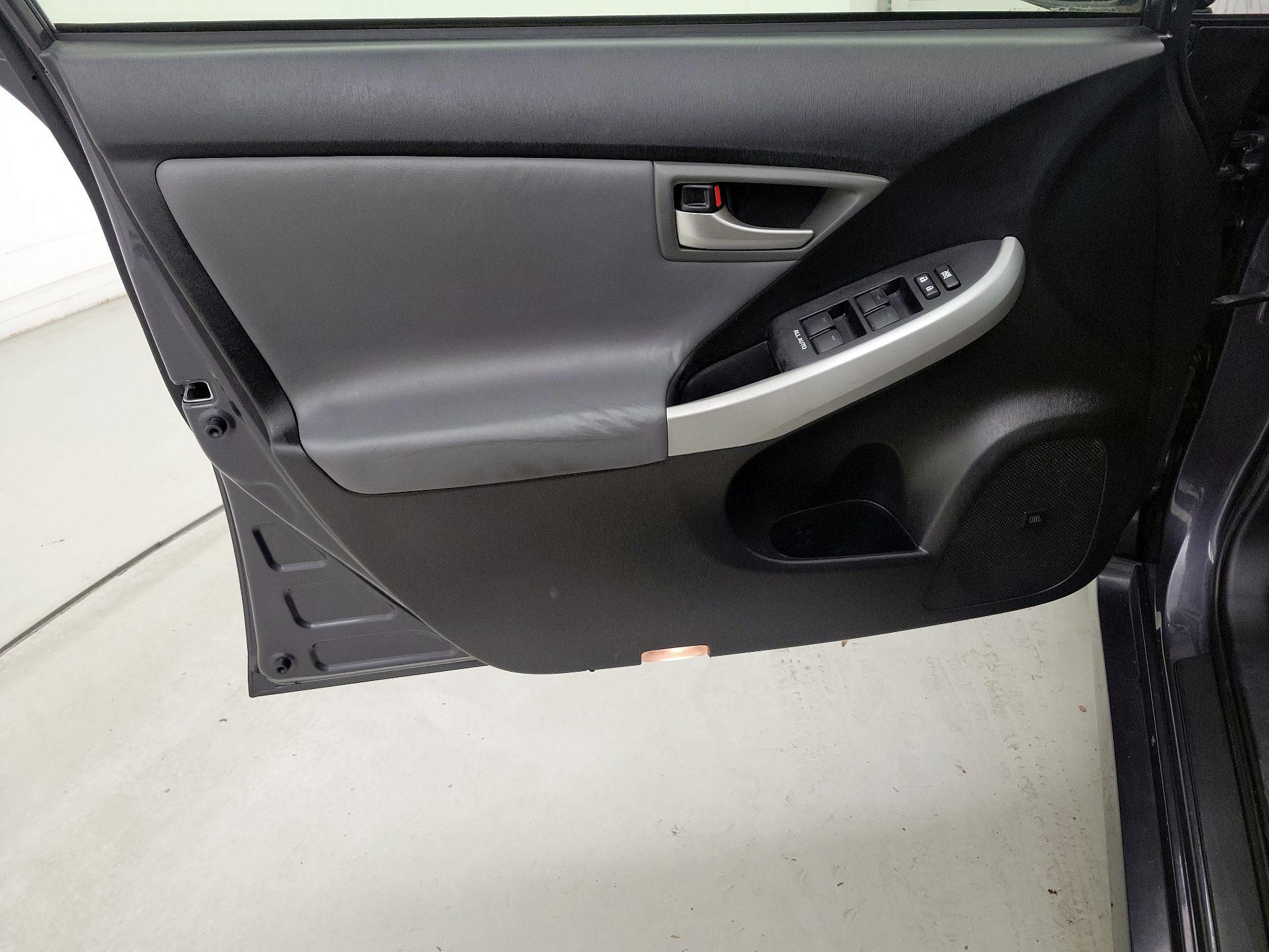 Thumbnail: 2014 Toyota Prius - 12