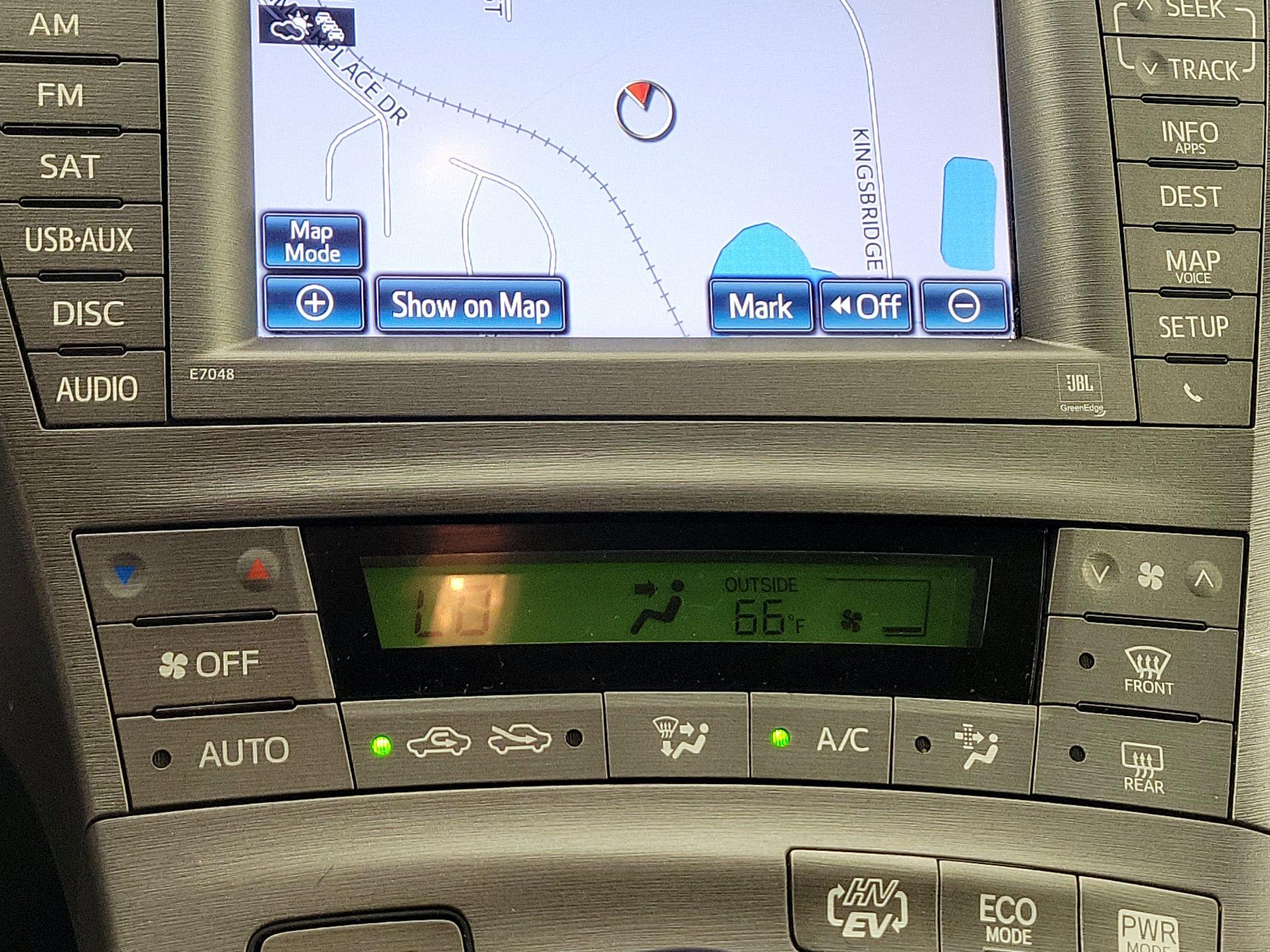 Thumbnail: 2014 Toyota Prius - 17