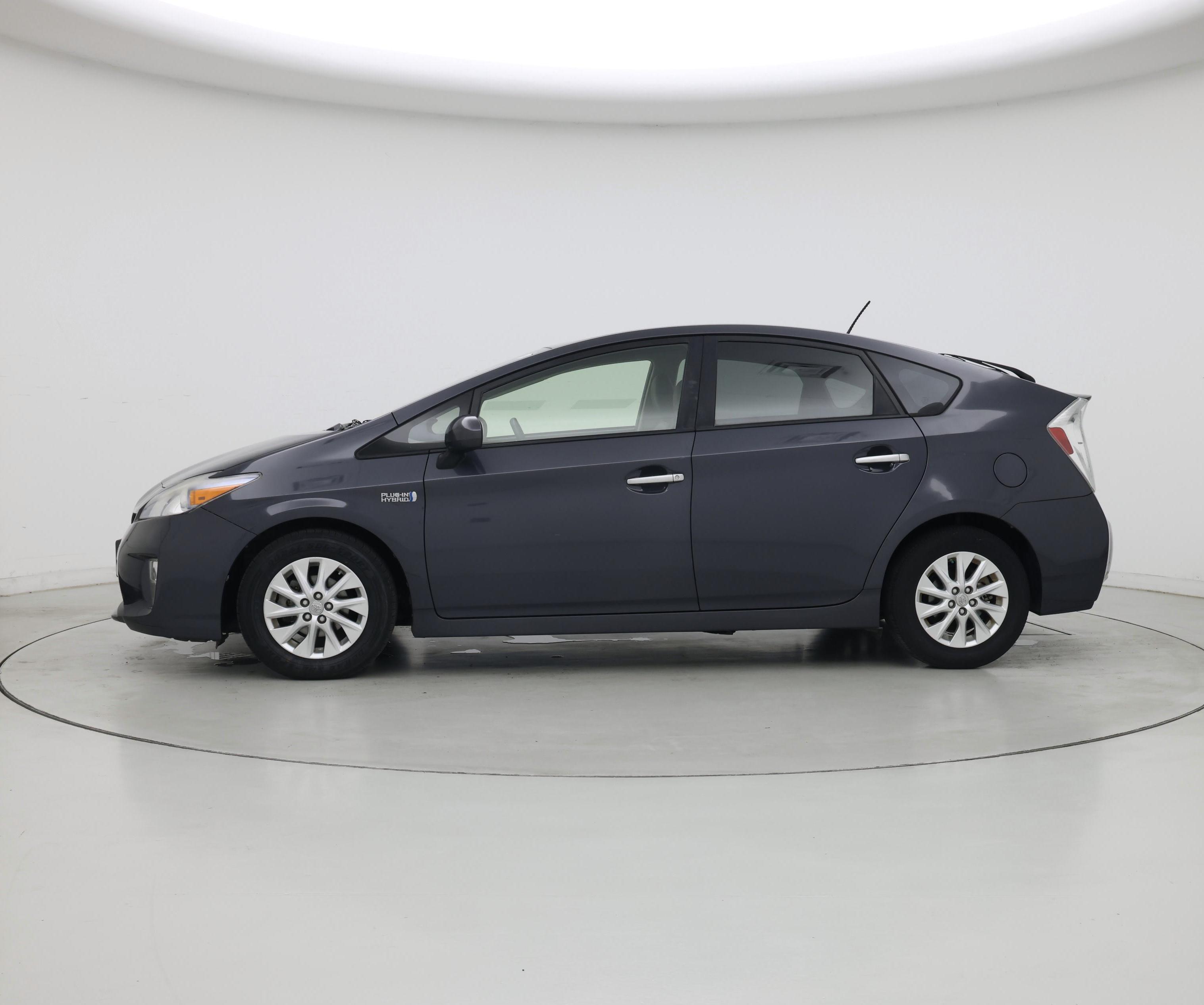 Thumbnail: 2014 Toyota Prius - 3