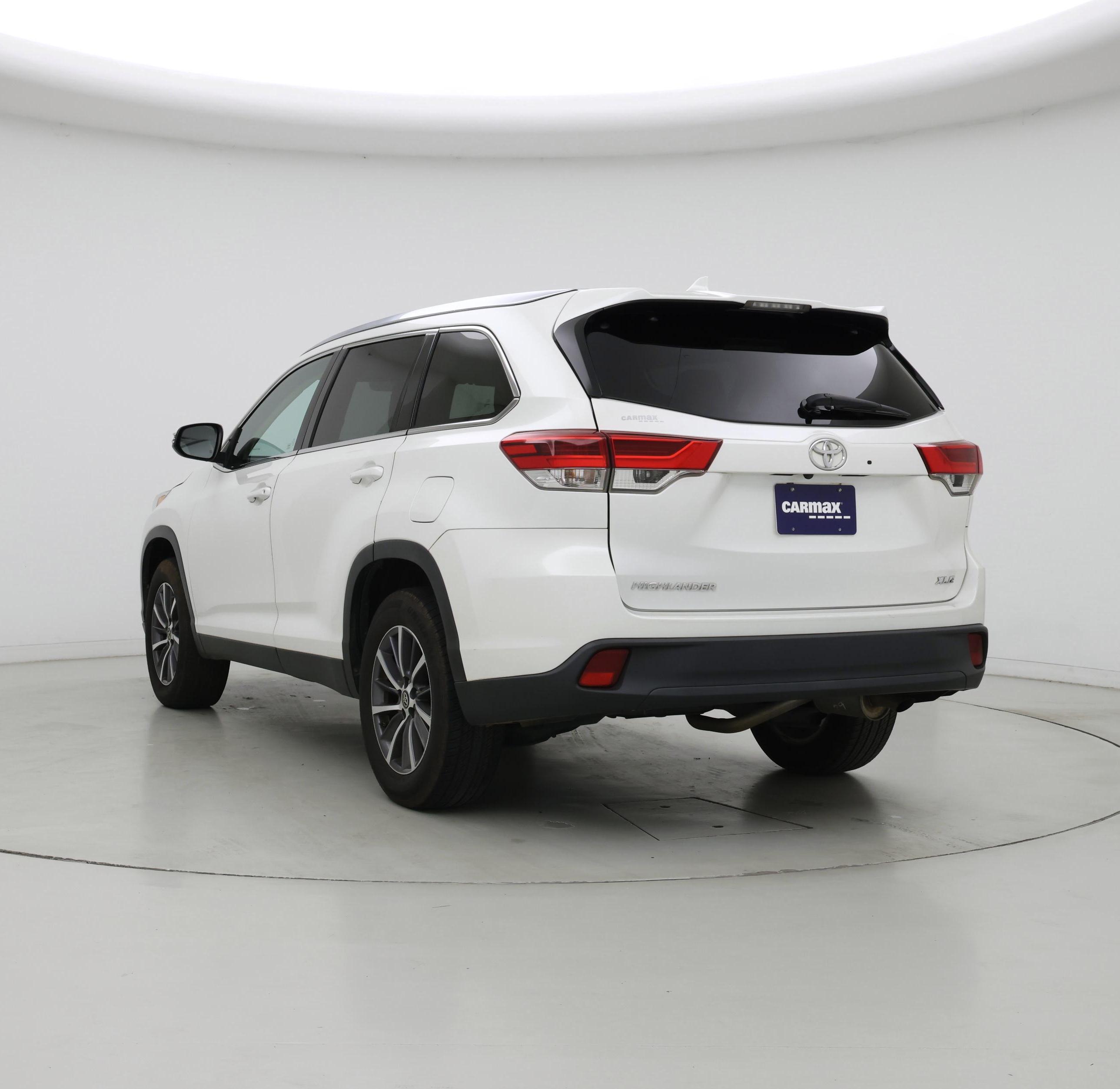Thumbnail: 2019 Toyota Highlander - 2