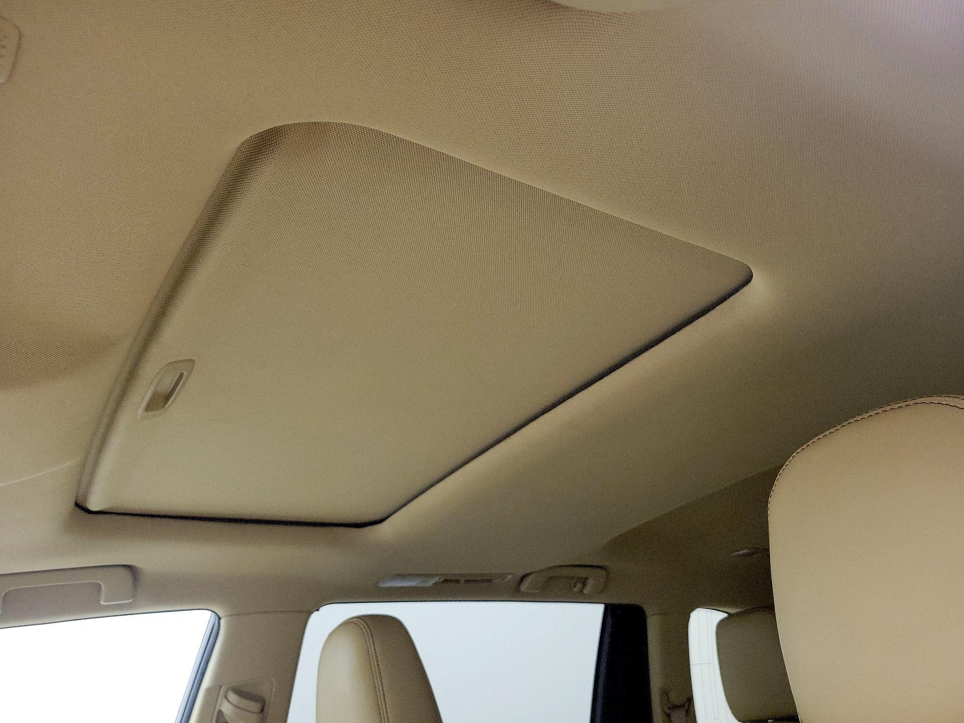 Thumbnail: 2019 Toyota Highlander - 19