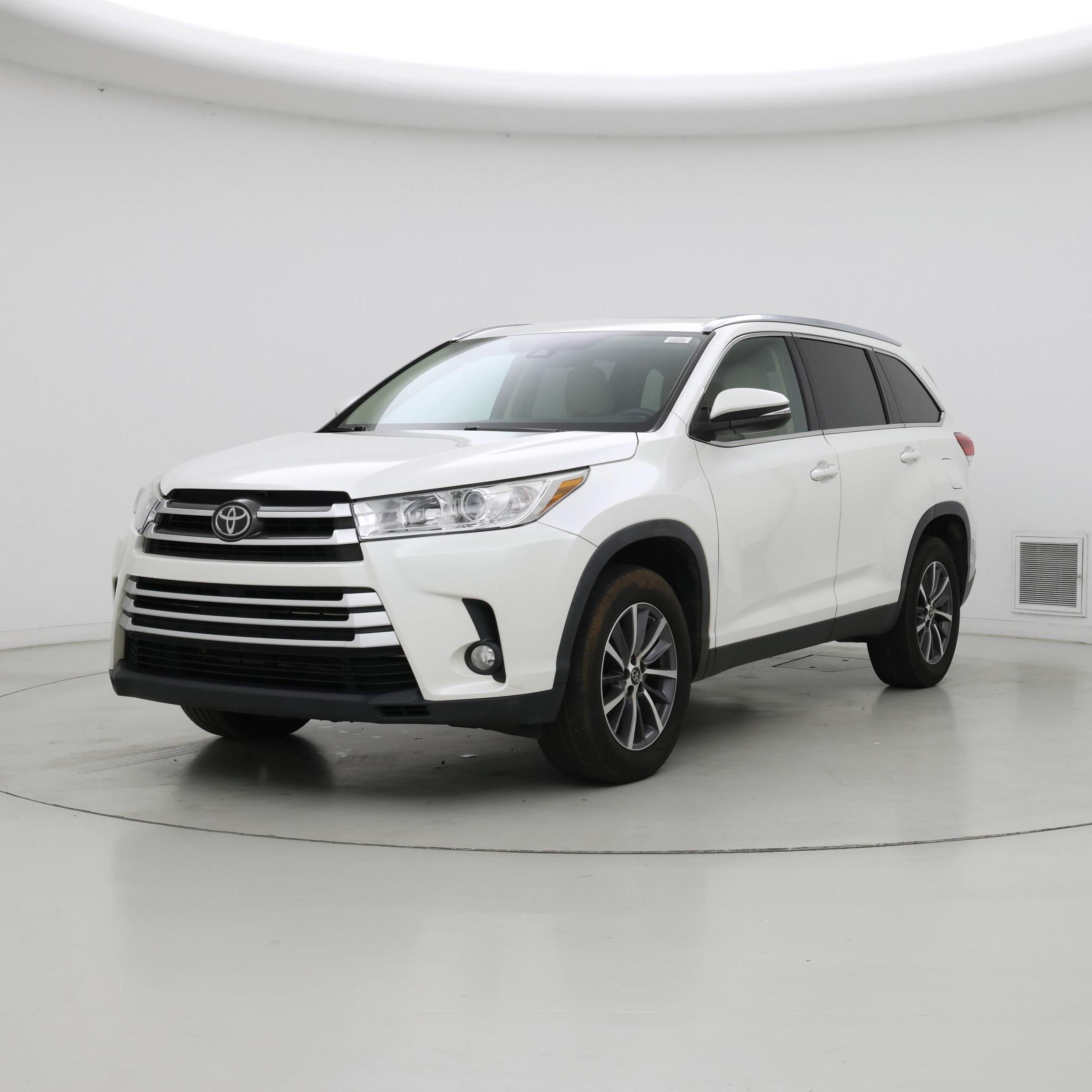 Thumbnail: 2019 Toyota Highlander - 4