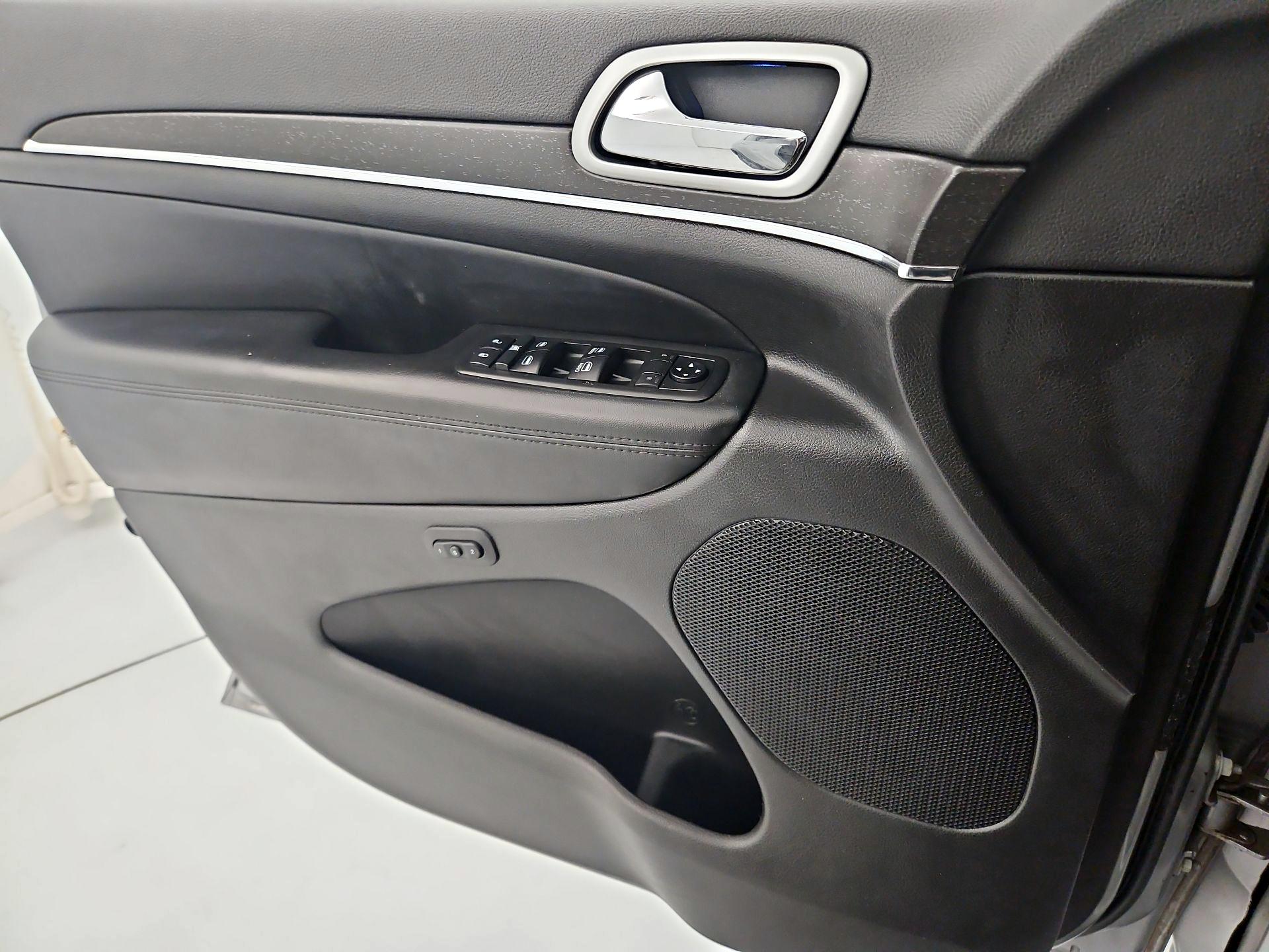 Thumbnail: 2018 Jeep Grand Cherokee - 12