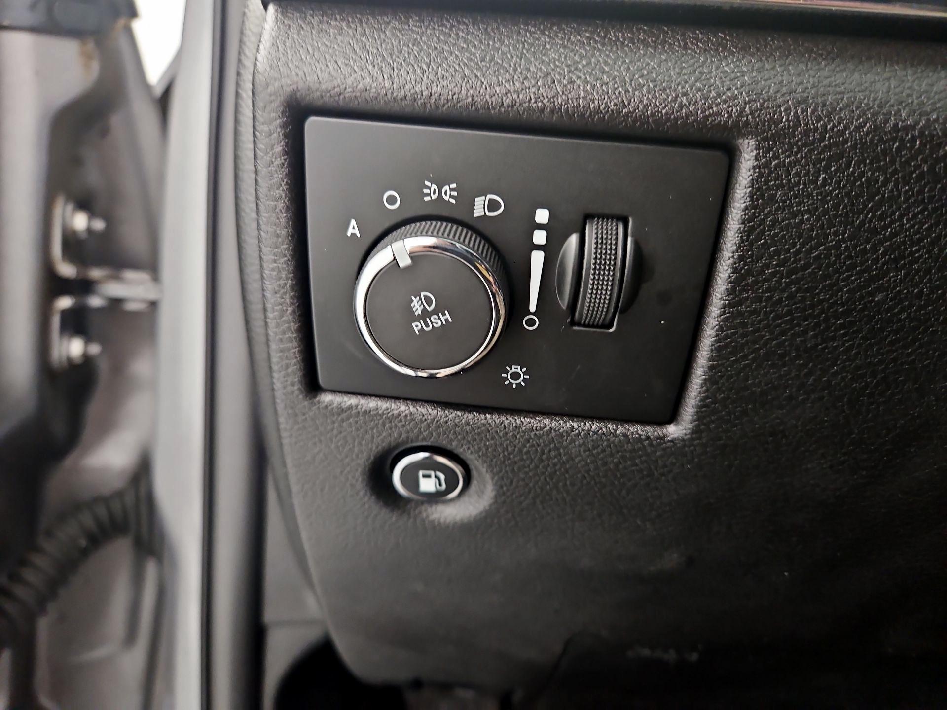 Thumbnail: 2018 Jeep Grand Cherokee - 13