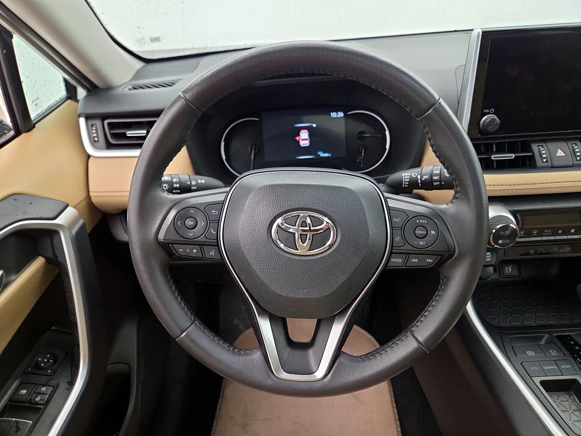 Thumbnail: 2025 Toyota RAV4 - 10