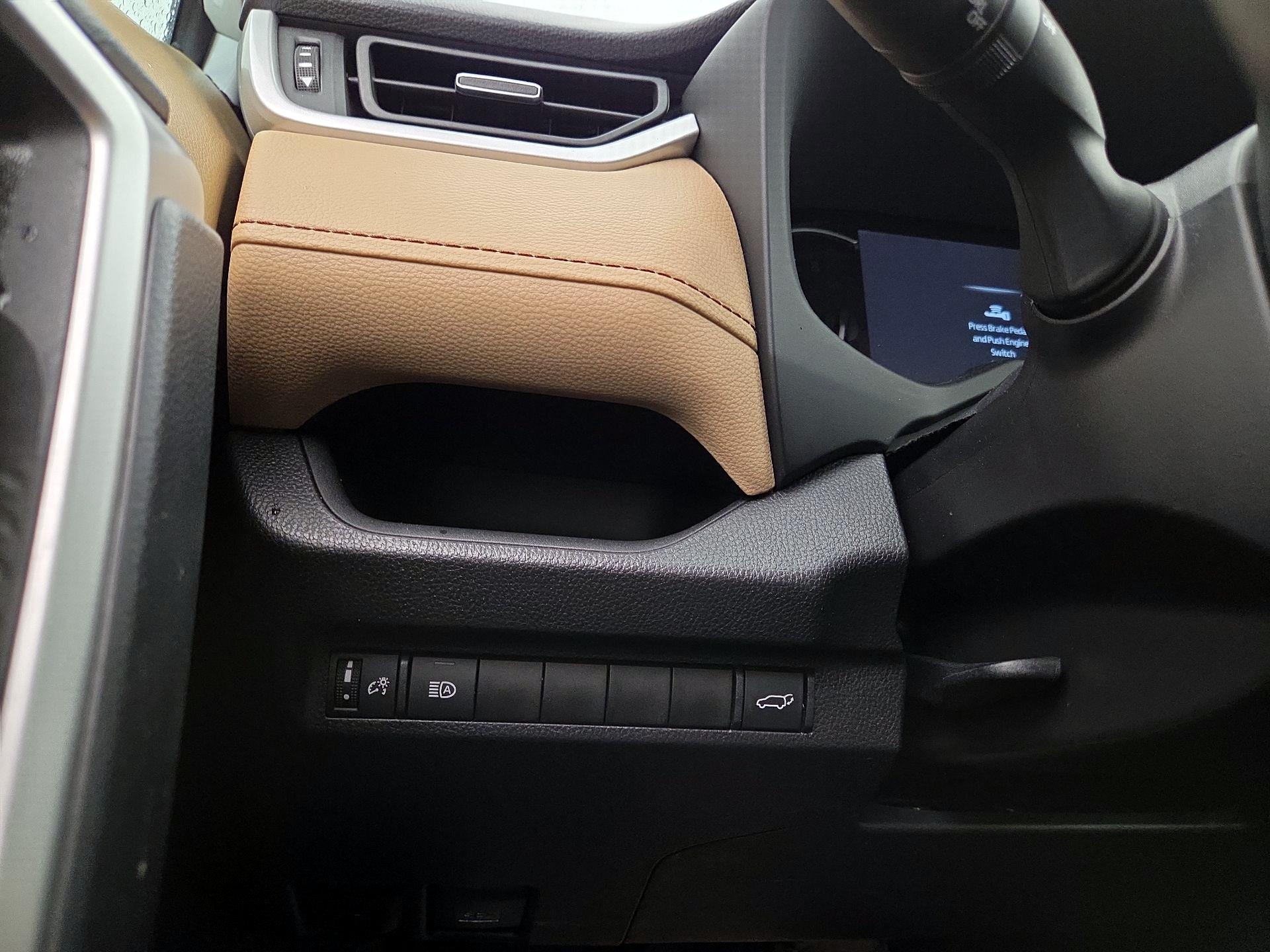 Thumbnail: 2025 Toyota RAV4 - 13