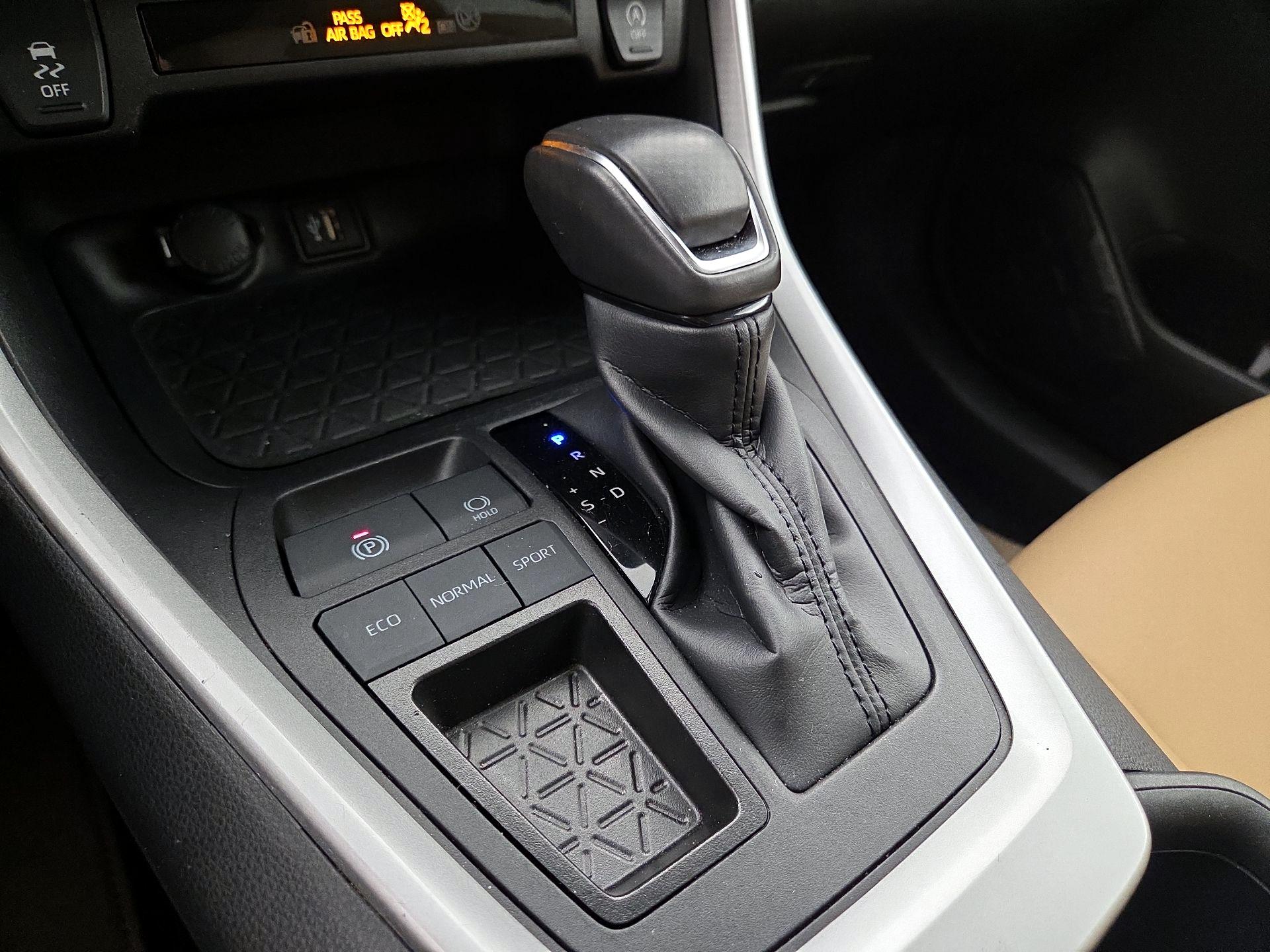 Thumbnail: 2025 Toyota RAV4 - 17